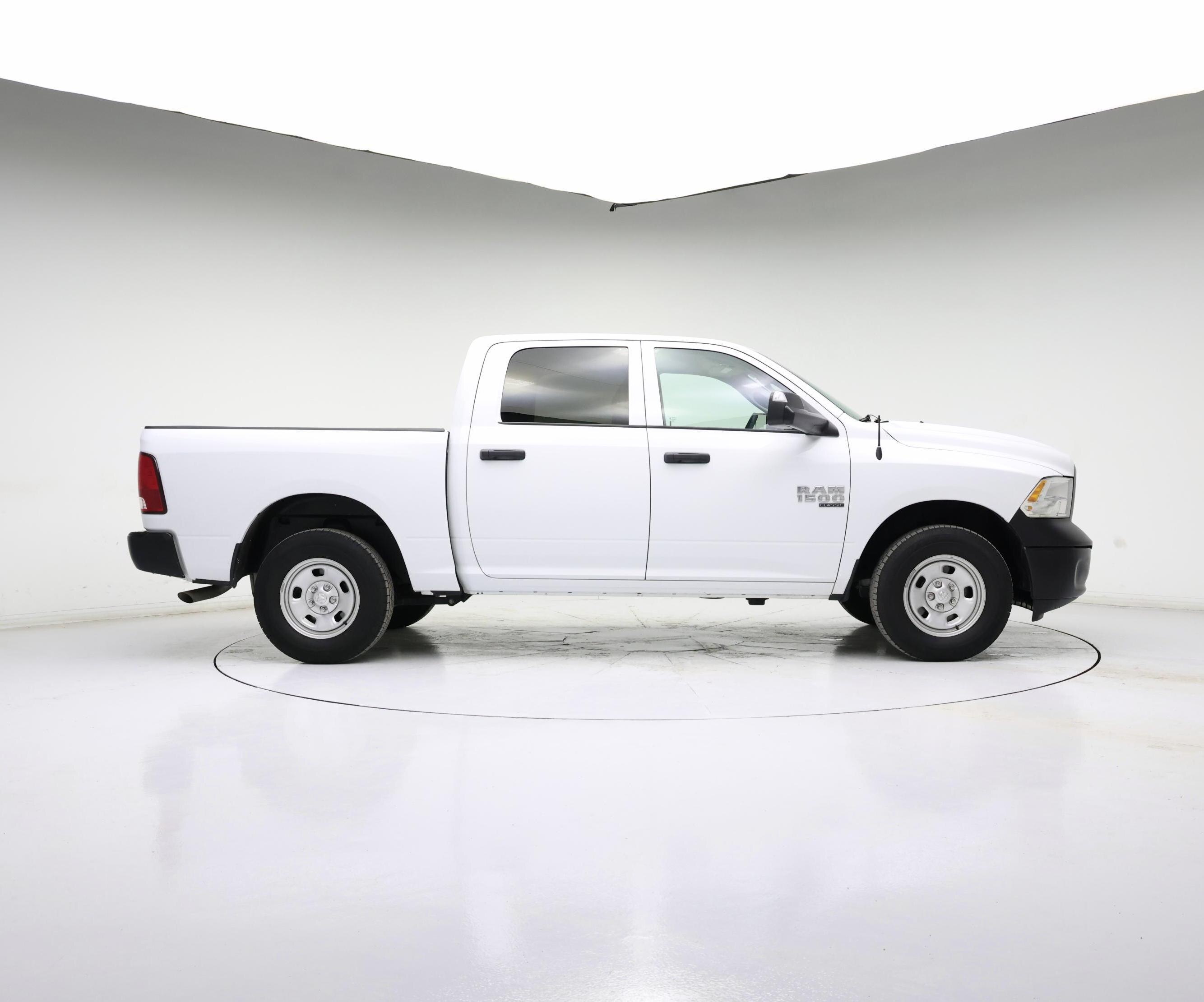 Thumbnail: 2022 RAM 1500 Classic - 3