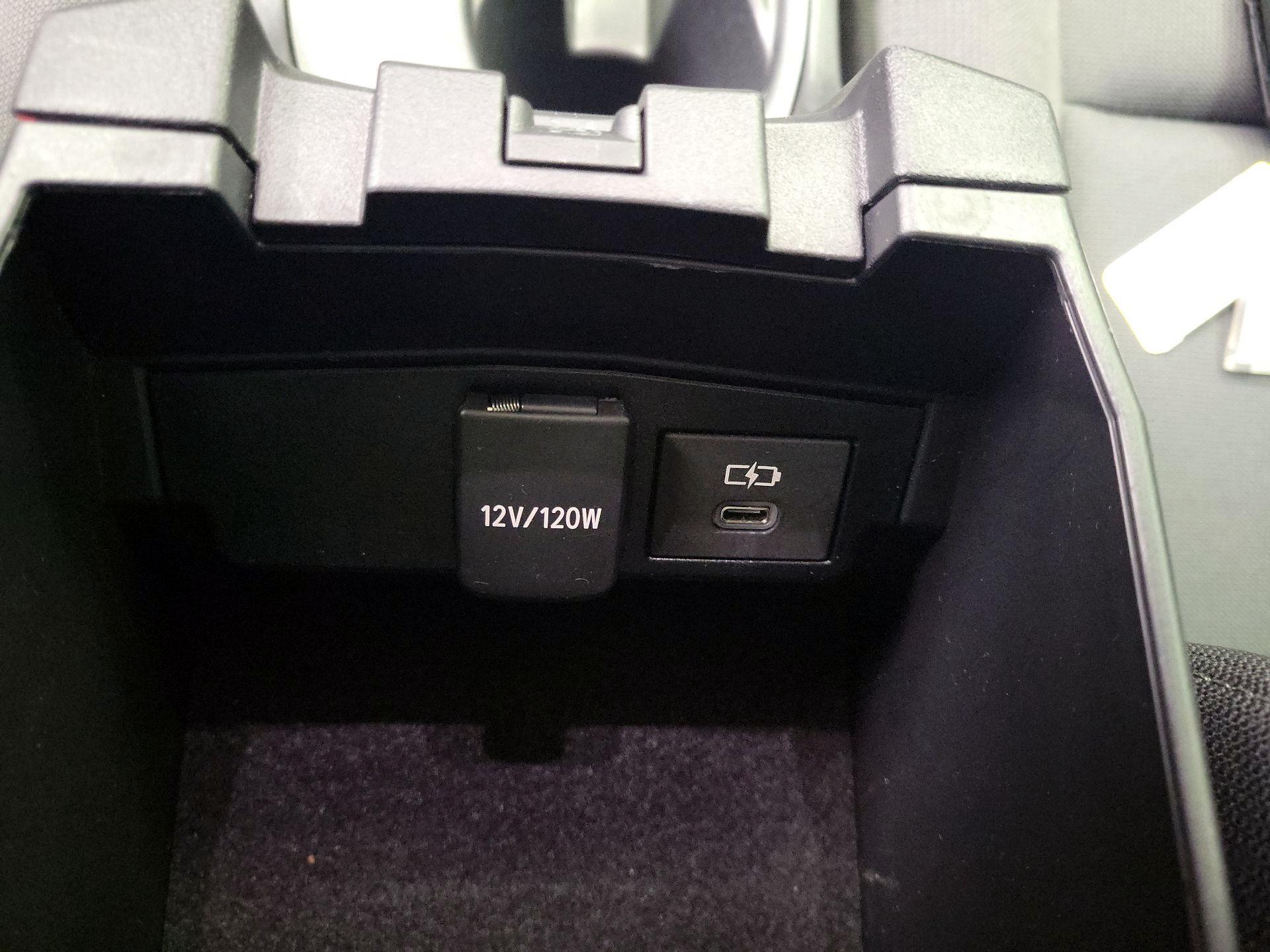 Thumbnail: 2025 Toyota Corolla - 18