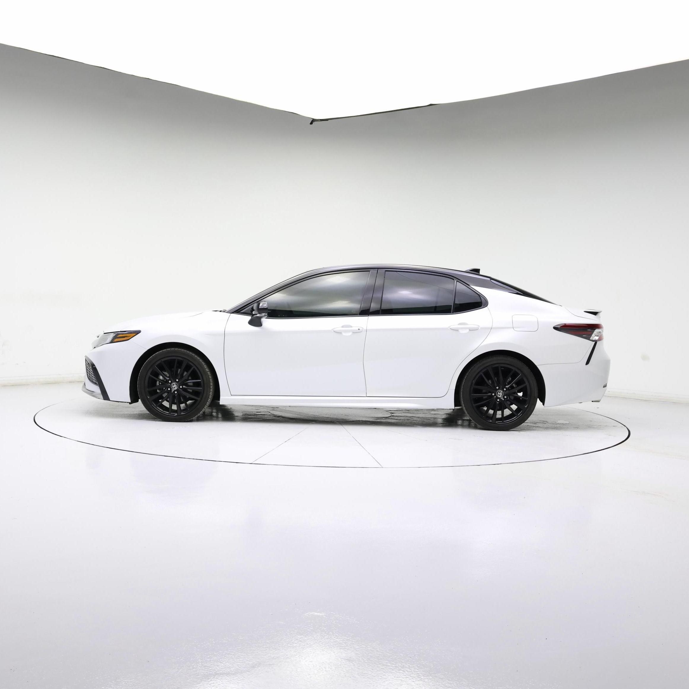 Thumbnail: 2024 Toyota Camry - 3