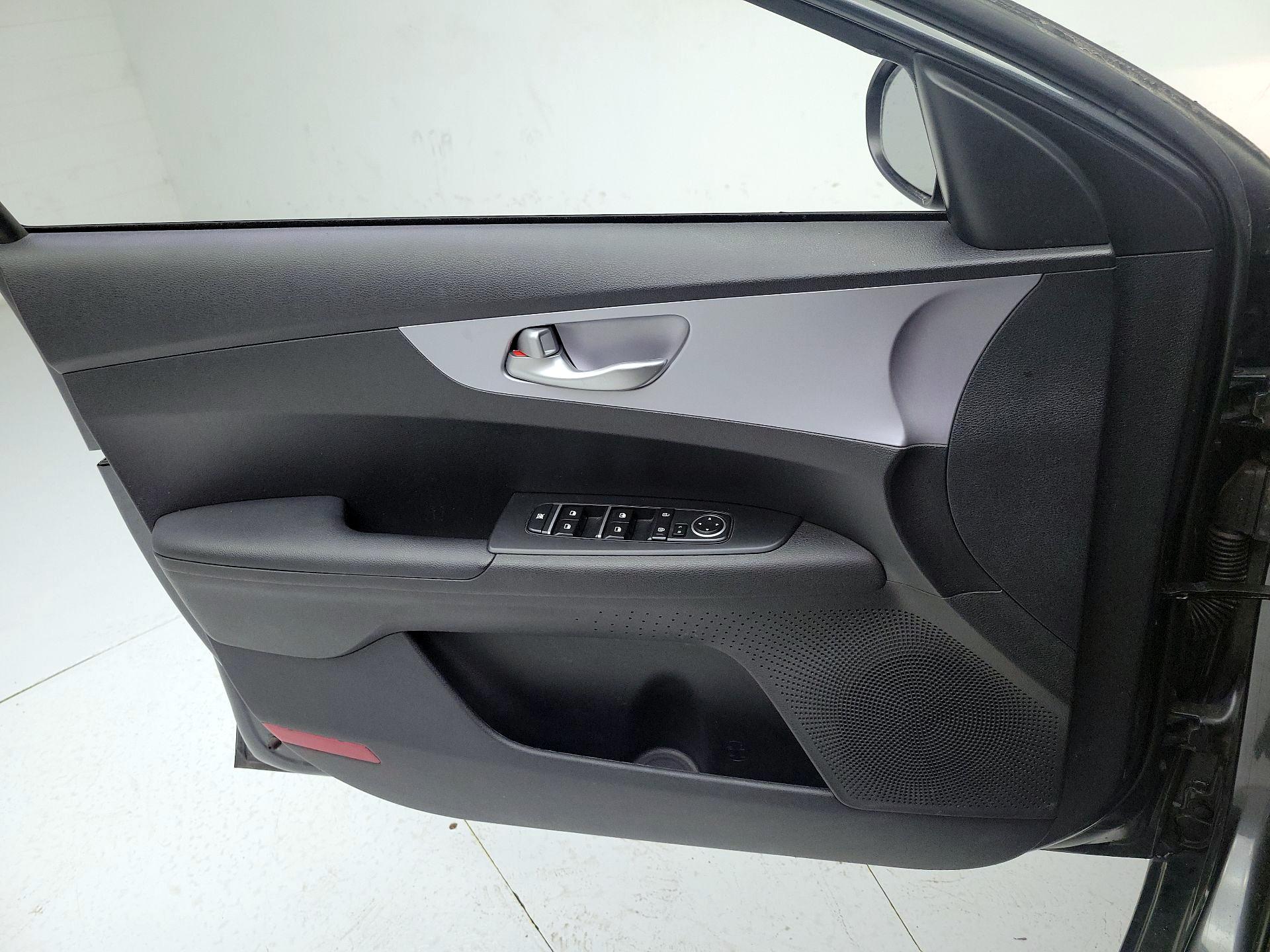 Thumbnail: 2024 Kia Forte - 12