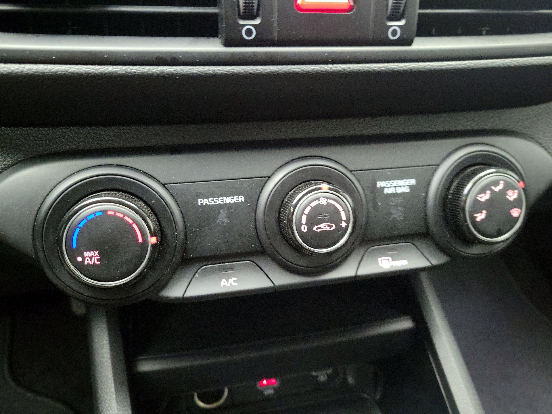 Thumbnail: 2024 Kia Forte - 16