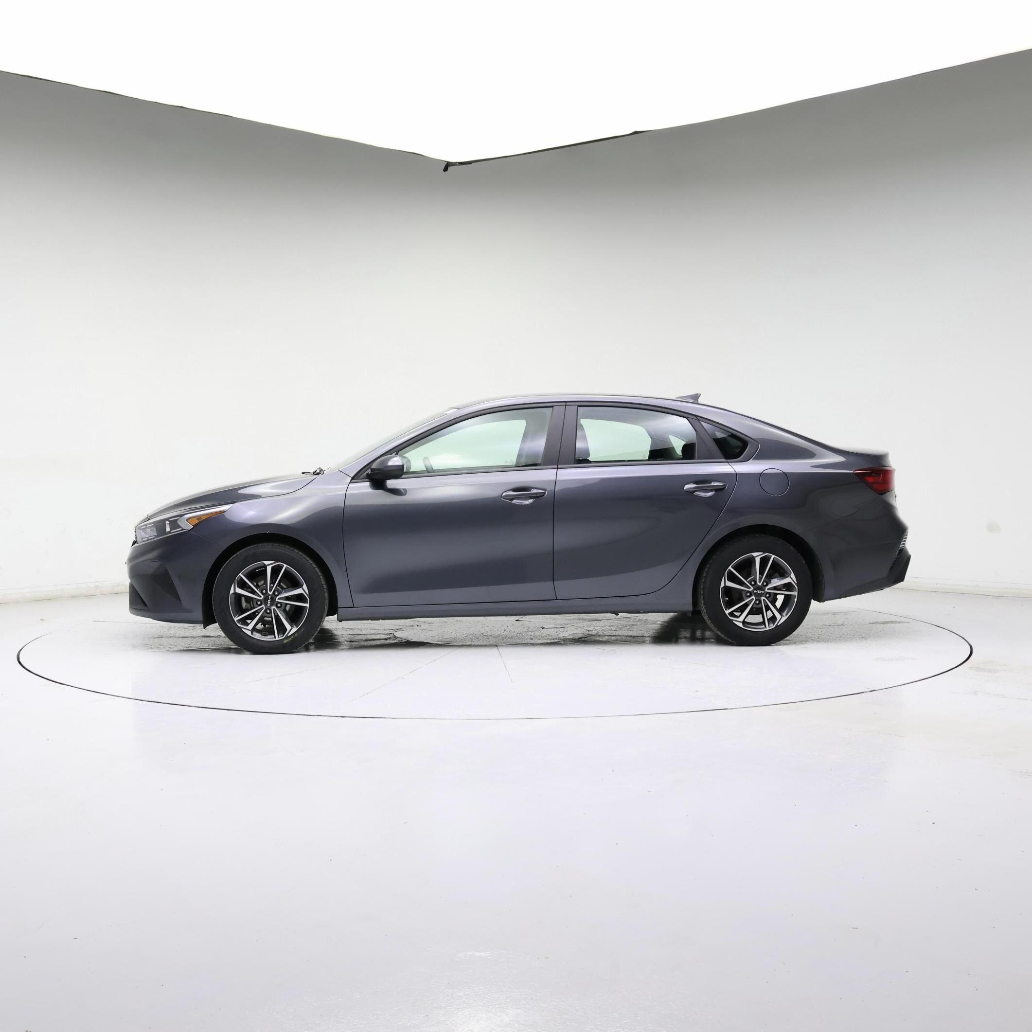 Thumbnail: 2024 Kia Forte - 3