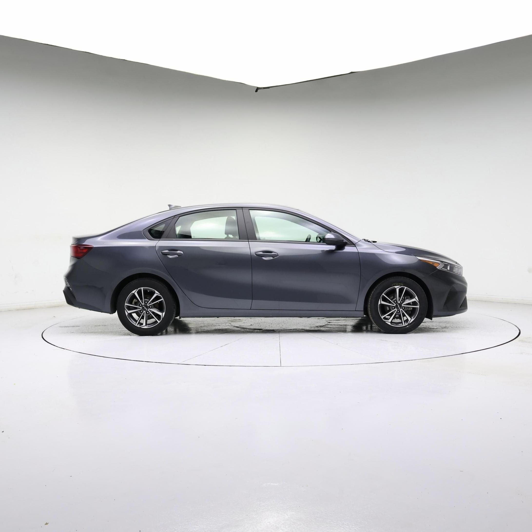 Thumbnail: 2024 Kia Forte - 7