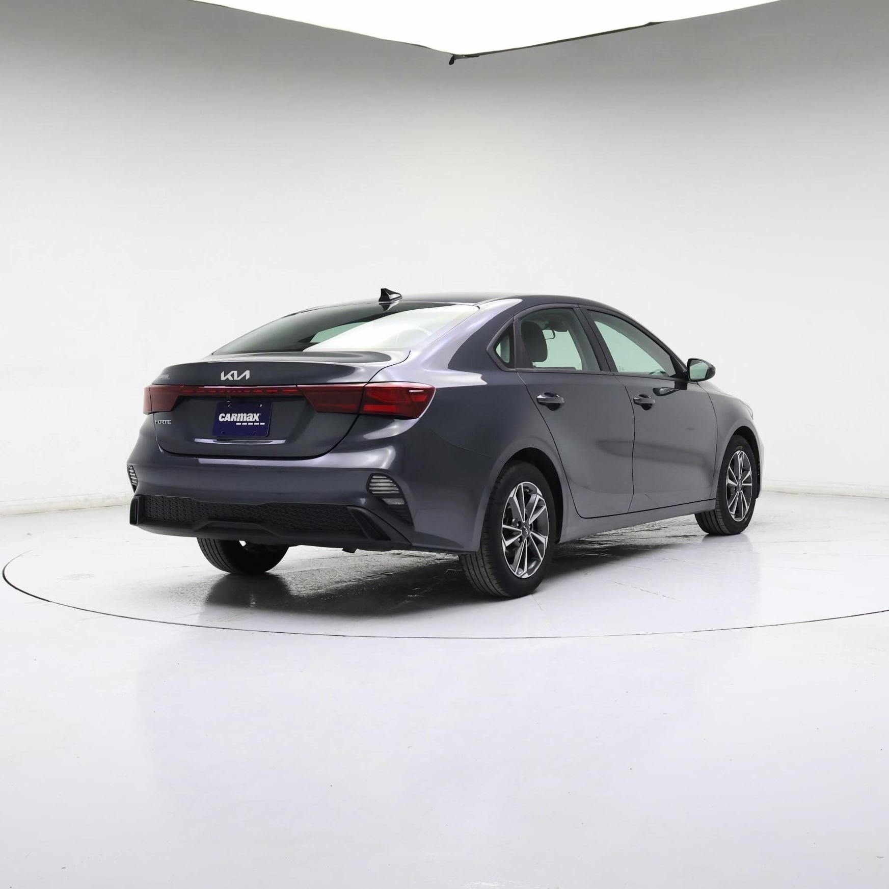 Thumbnail: 2024 Kia Forte - 8