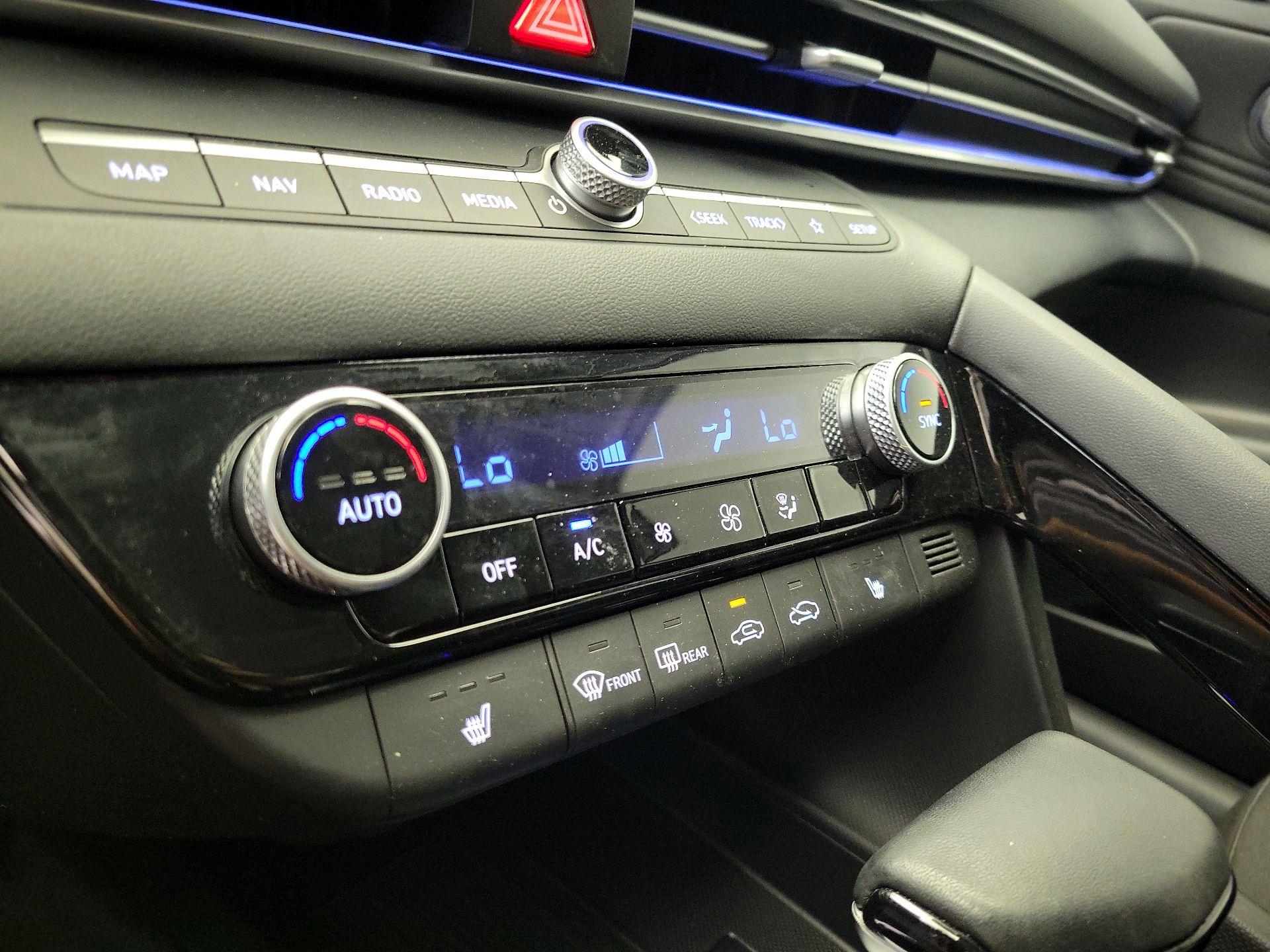 Thumbnail: 2024 Hyundai Elantra - 17