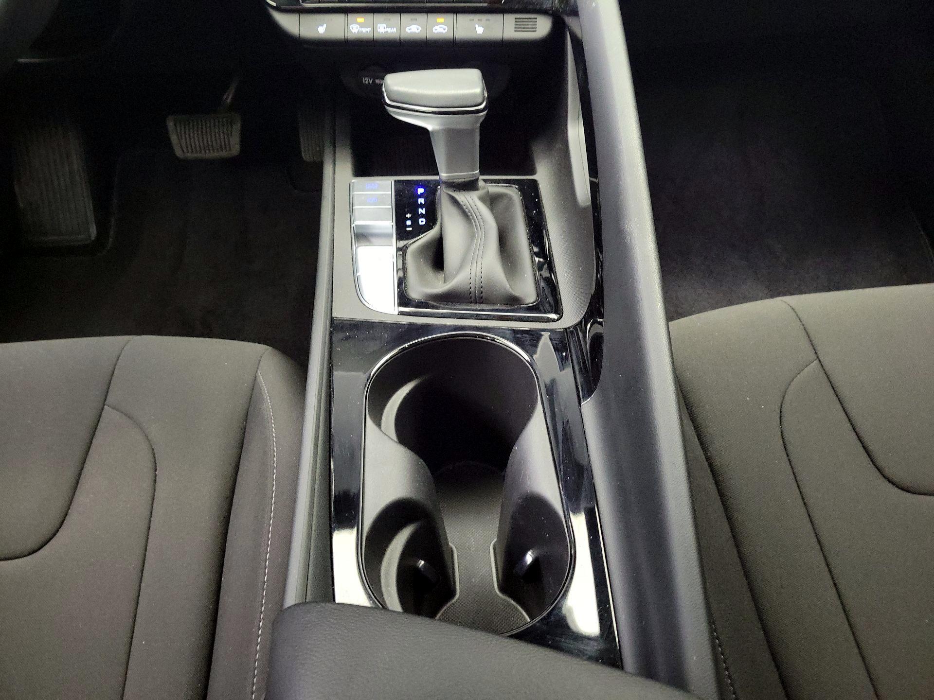 Thumbnail: 2024 Hyundai Elantra - 18