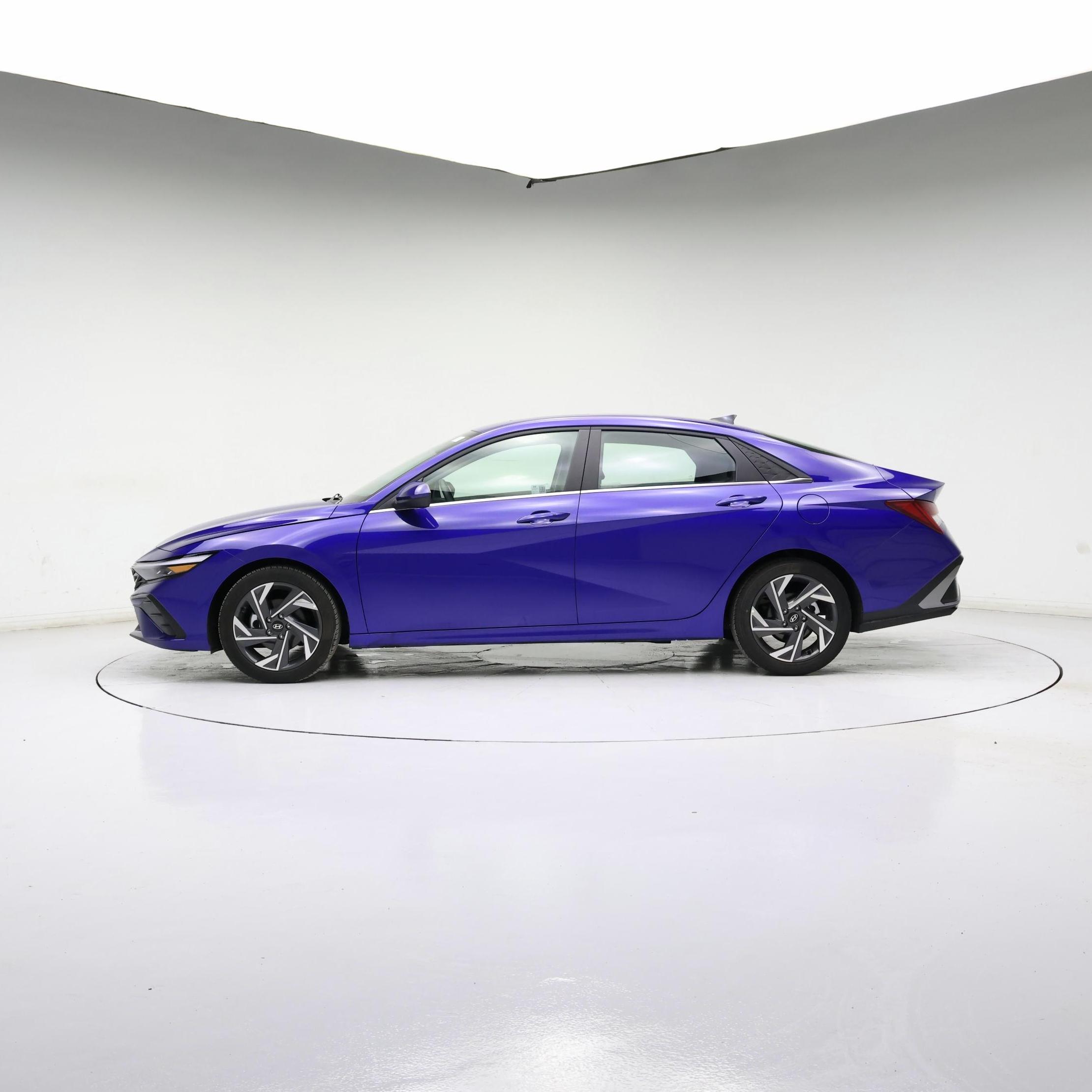 Thumbnail: 2024 Hyundai Elantra - 3