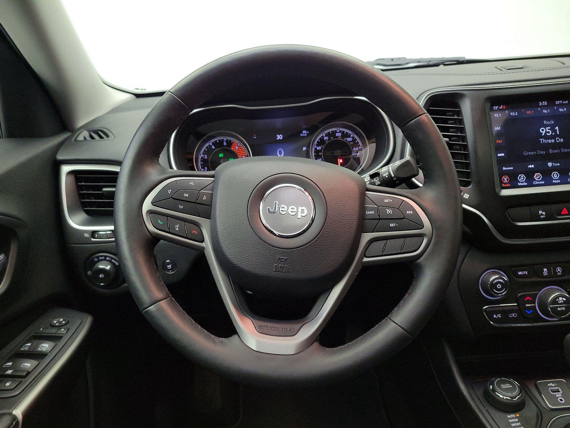 Thumbnail: 2021 Jeep Cherokee - 10