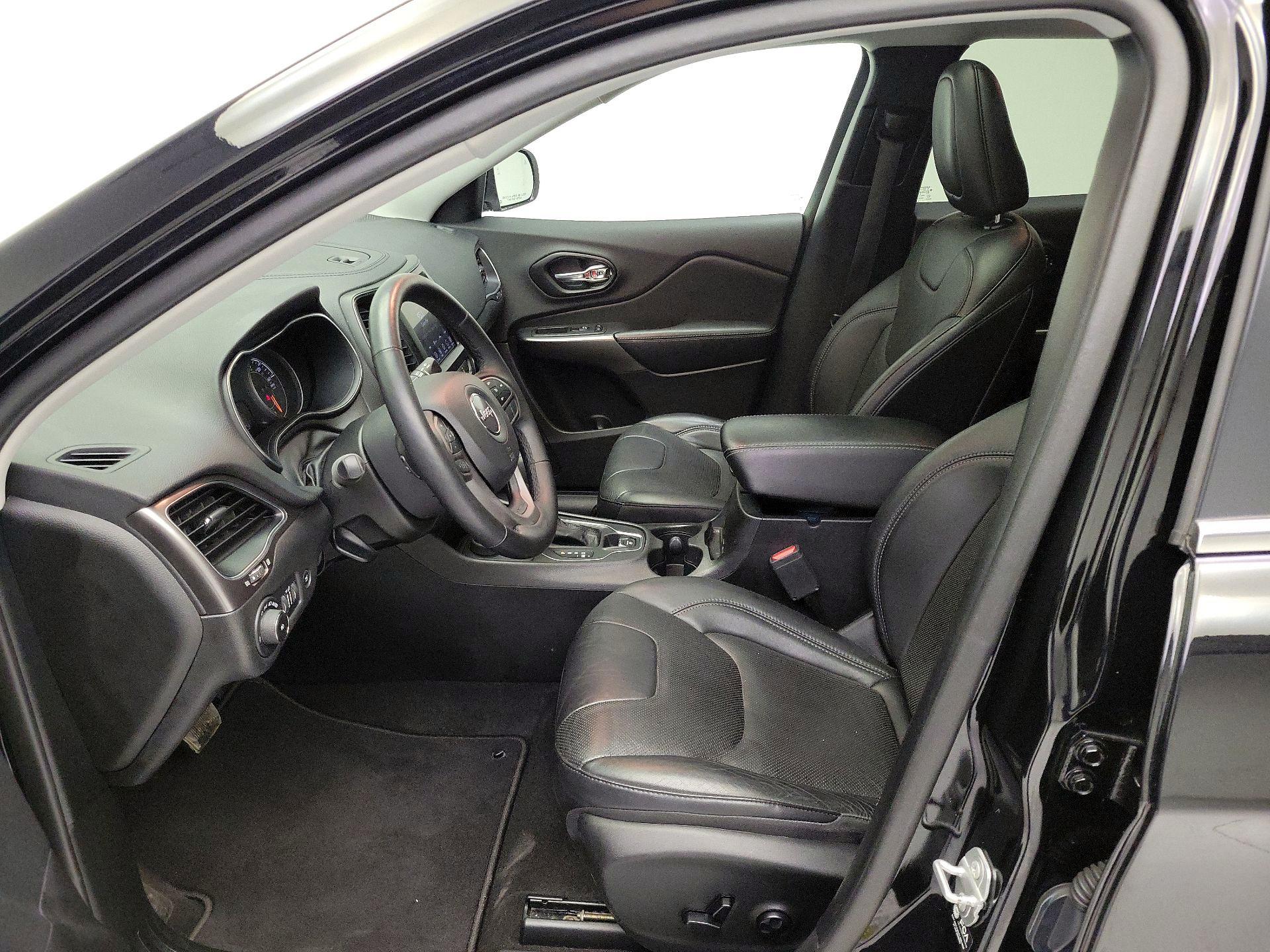 Thumbnail: 2021 Jeep Cherokee - 11