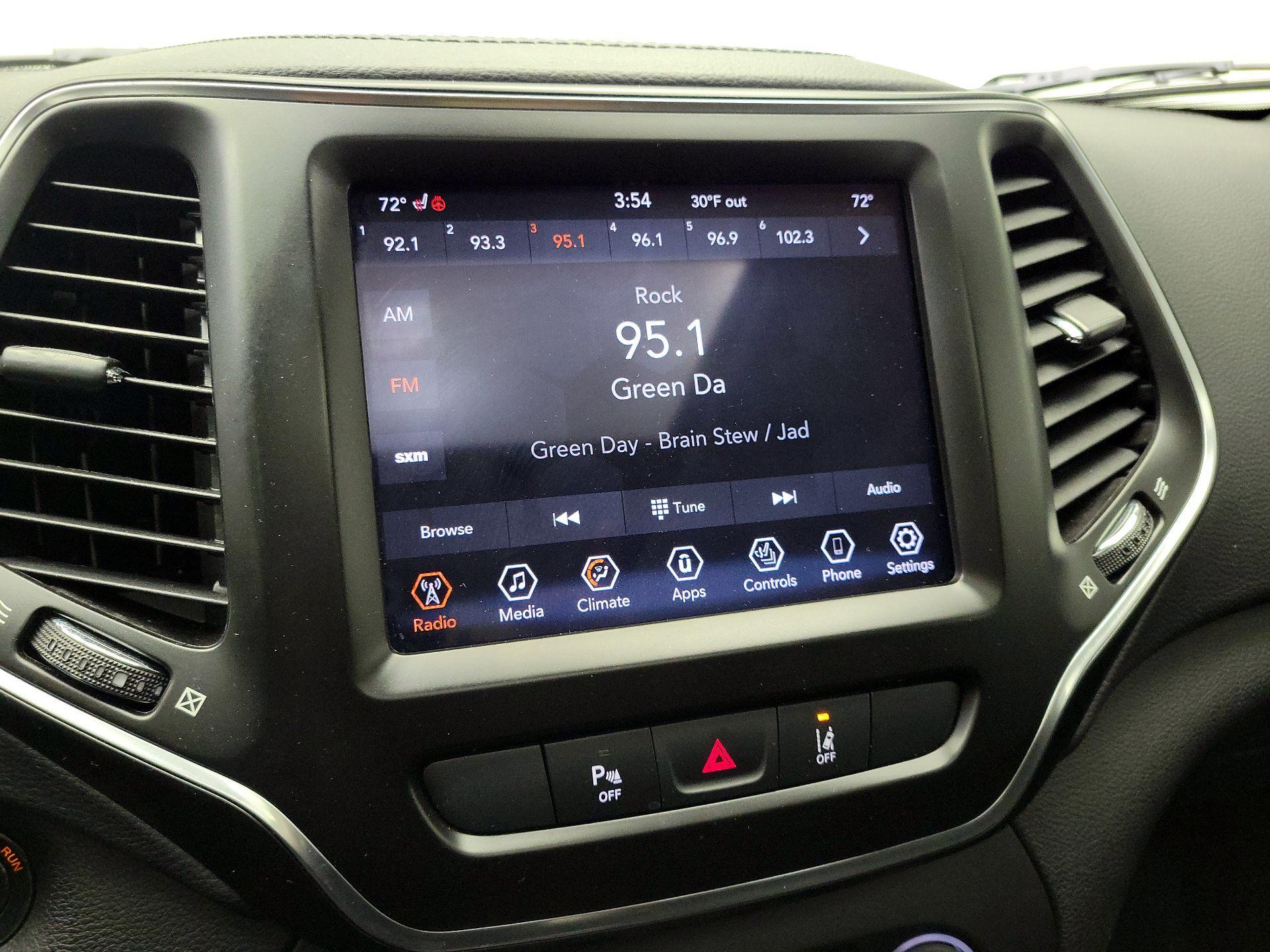 Thumbnail: 2021 Jeep Cherokee - 15