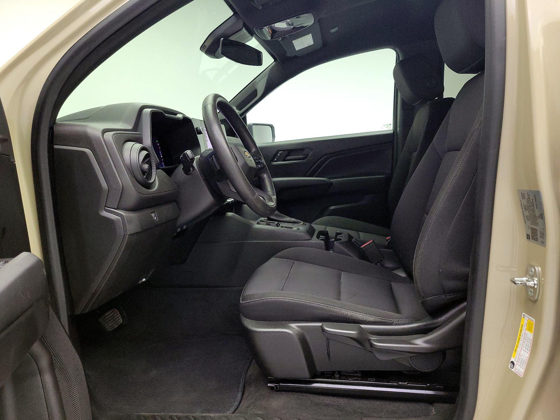 Thumbnail: 2023 Chevrolet Colorado - 11