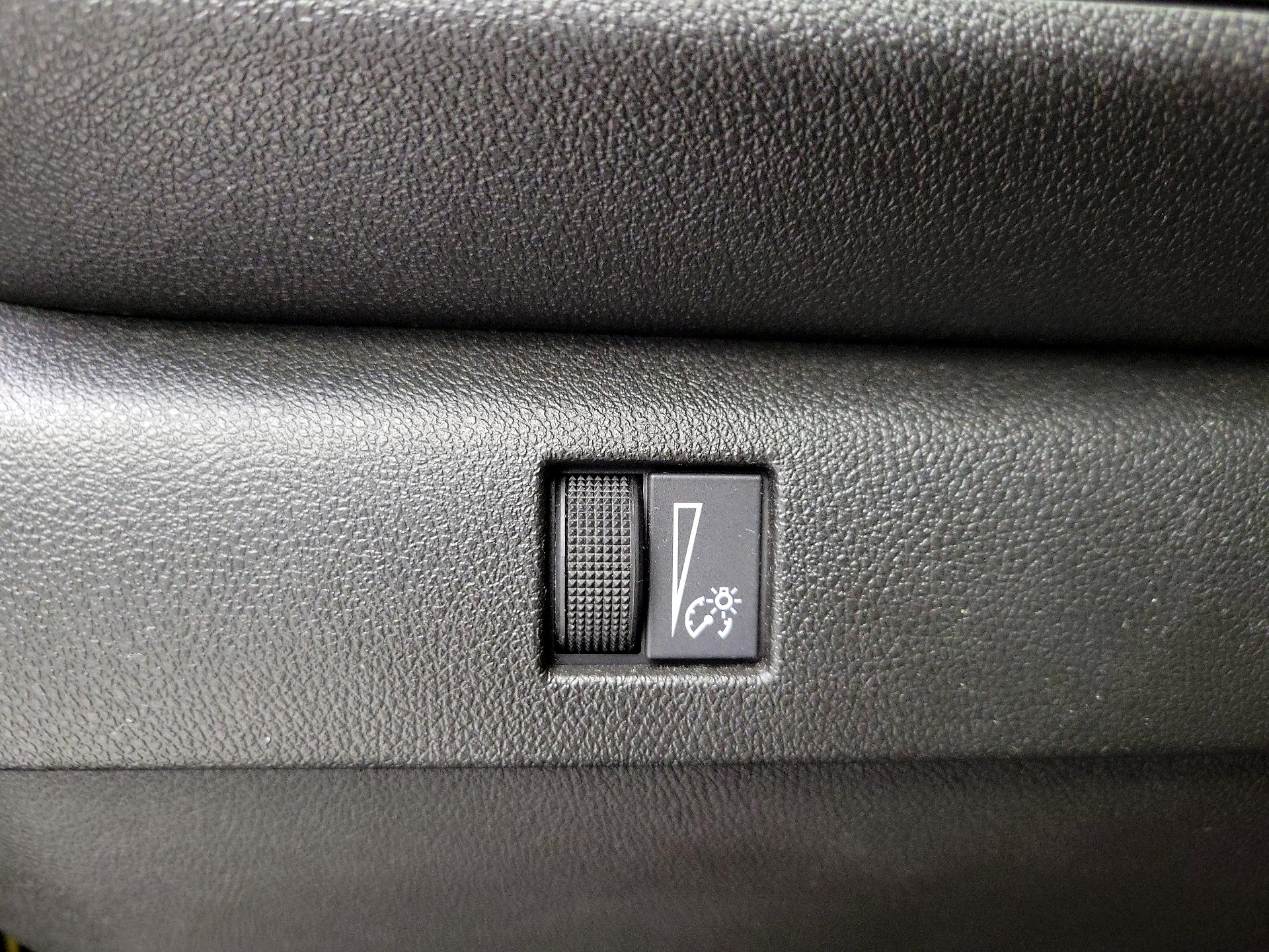 Thumbnail: 2023 Chevrolet Colorado - 13