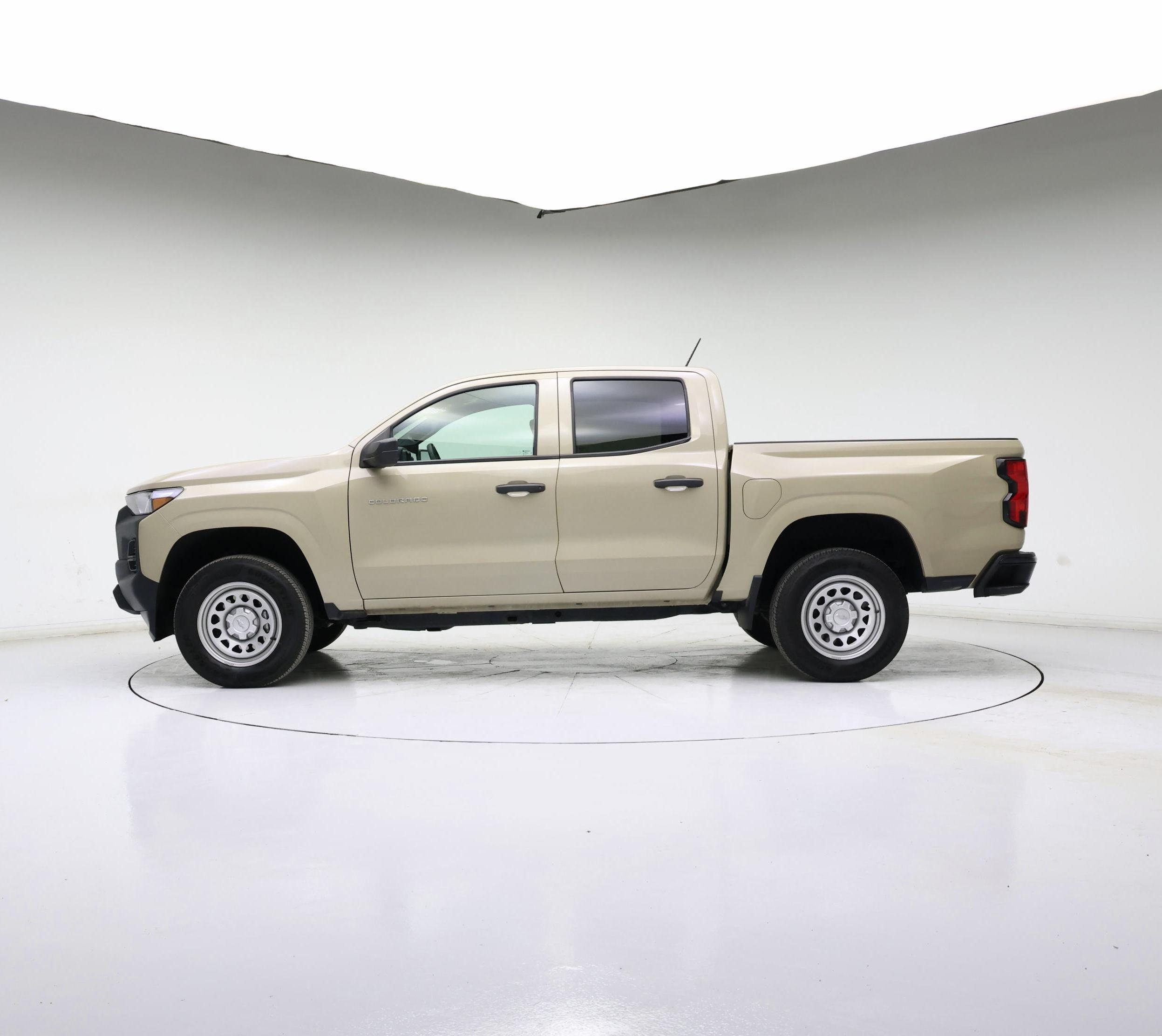 Thumbnail: 2023 Chevrolet Colorado - 3