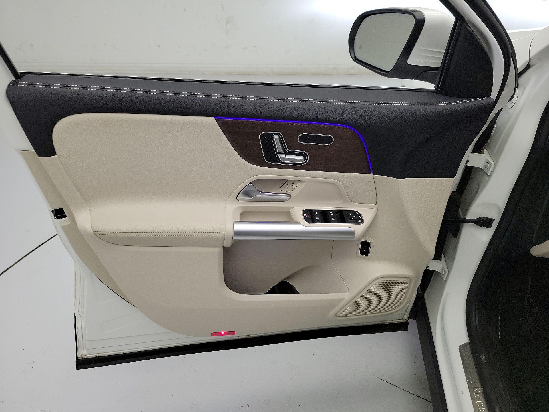 Thumbnail: 2023 Mercedes-Benz GLA - 12