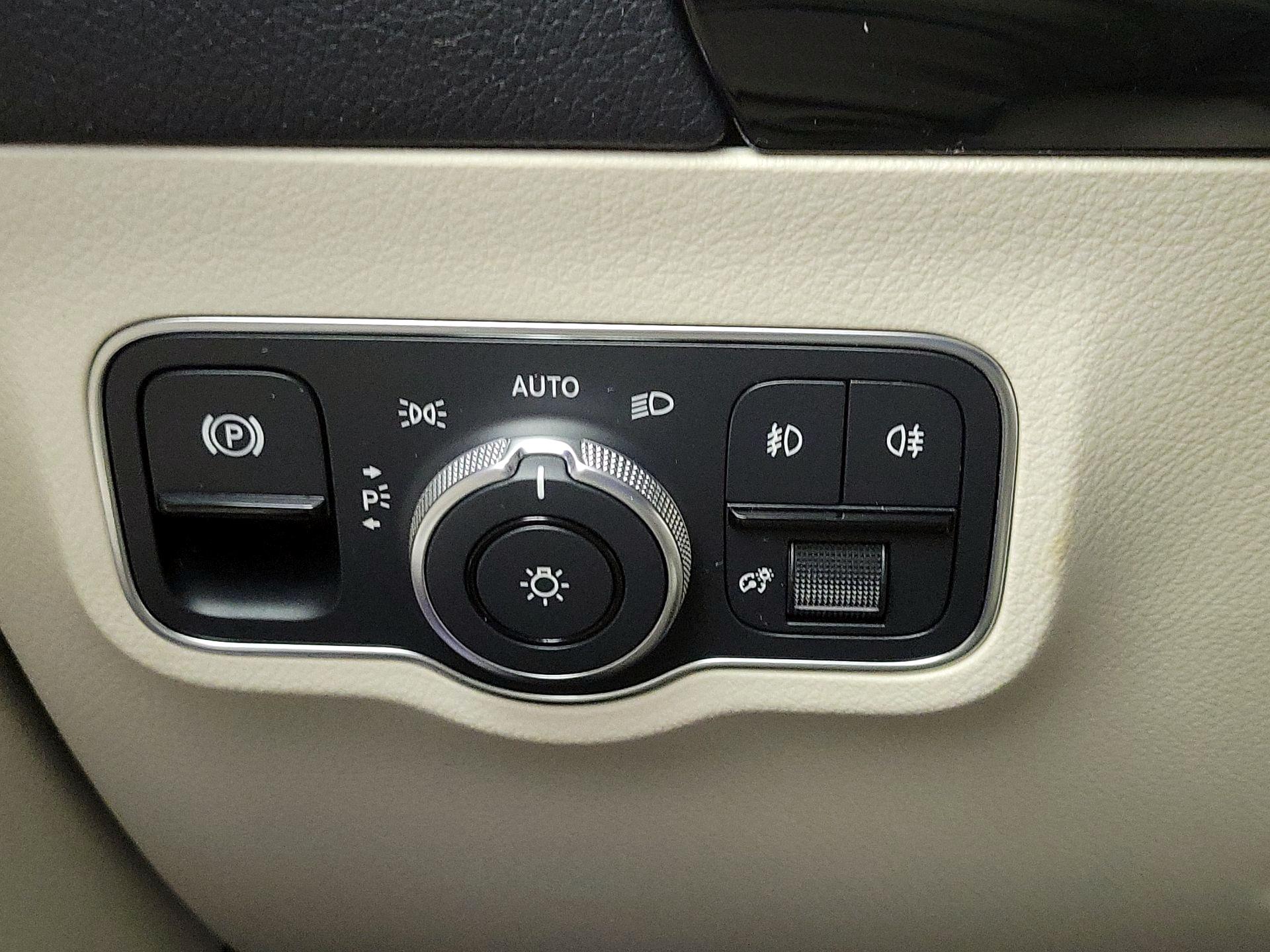 Thumbnail: 2023 Mercedes-Benz GLA - 13