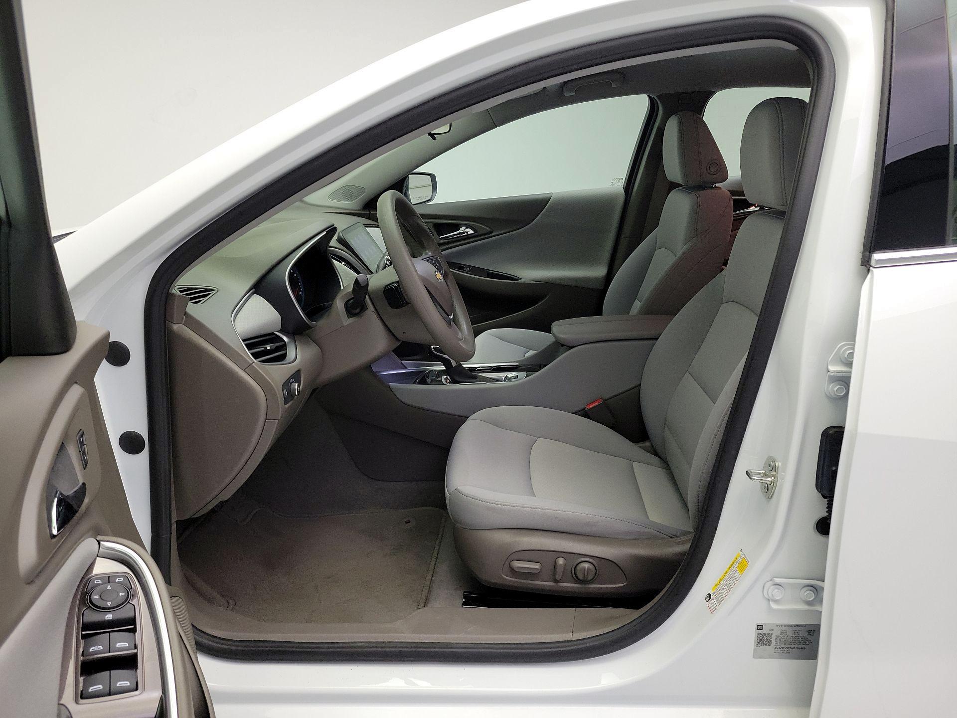 Thumbnail: 2022 Chevrolet Malibu - 11