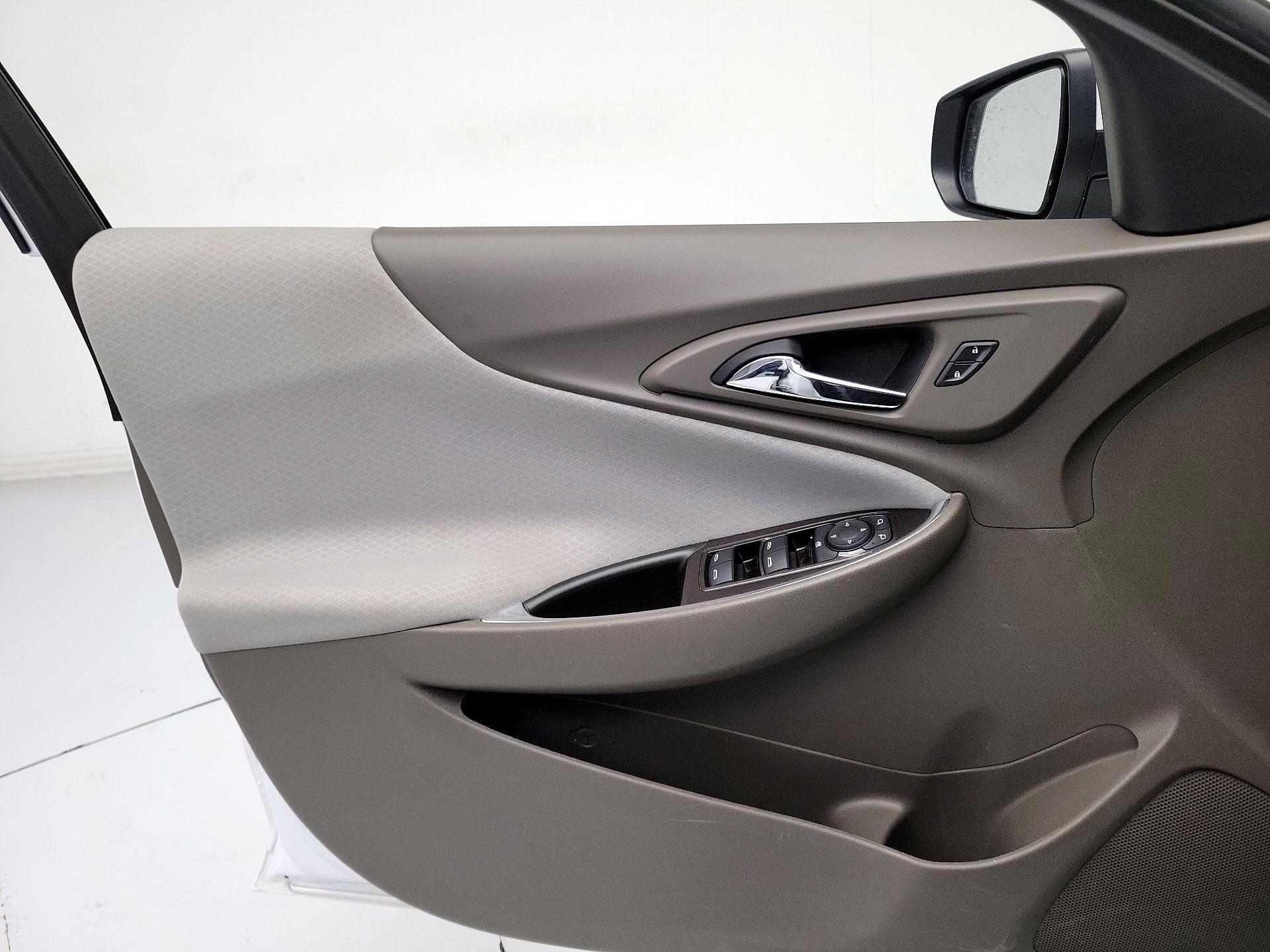 Thumbnail: 2022 Chevrolet Malibu - 12