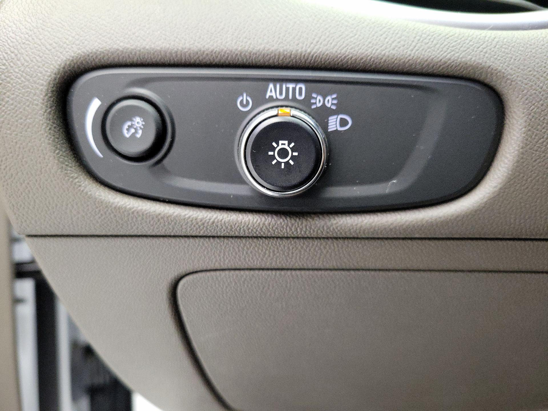 Thumbnail: 2022 Chevrolet Malibu - 13