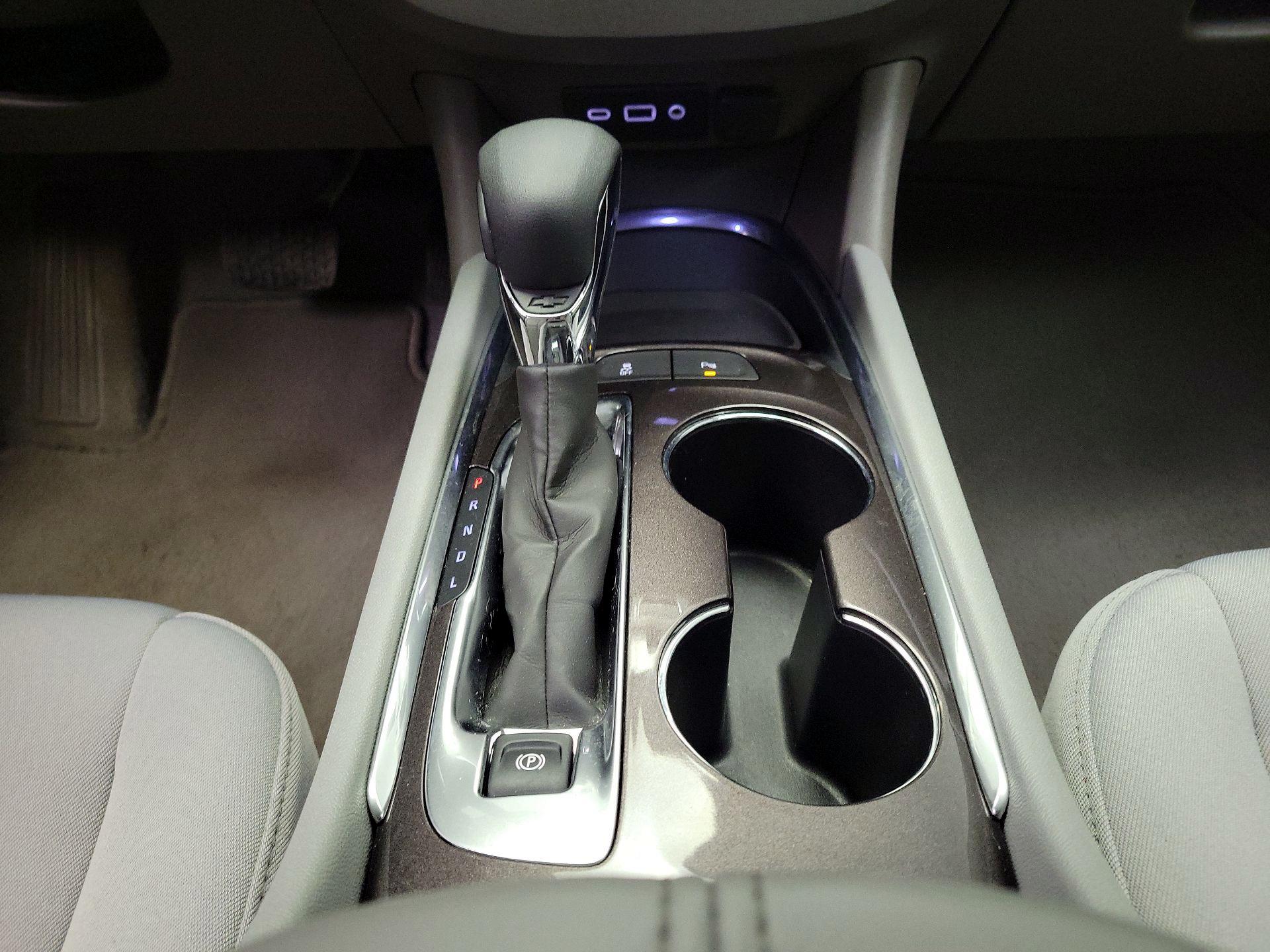 Thumbnail: 2022 Chevrolet Malibu - 17