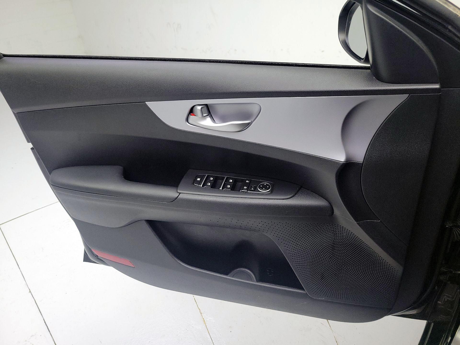 Thumbnail: 2024 Kia Forte - 12