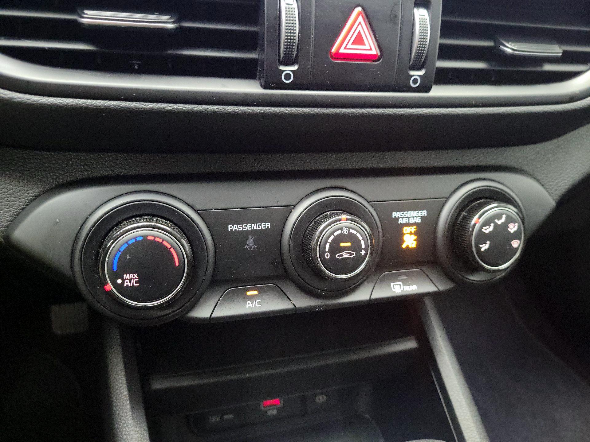 Thumbnail: 2024 Kia Forte - 16