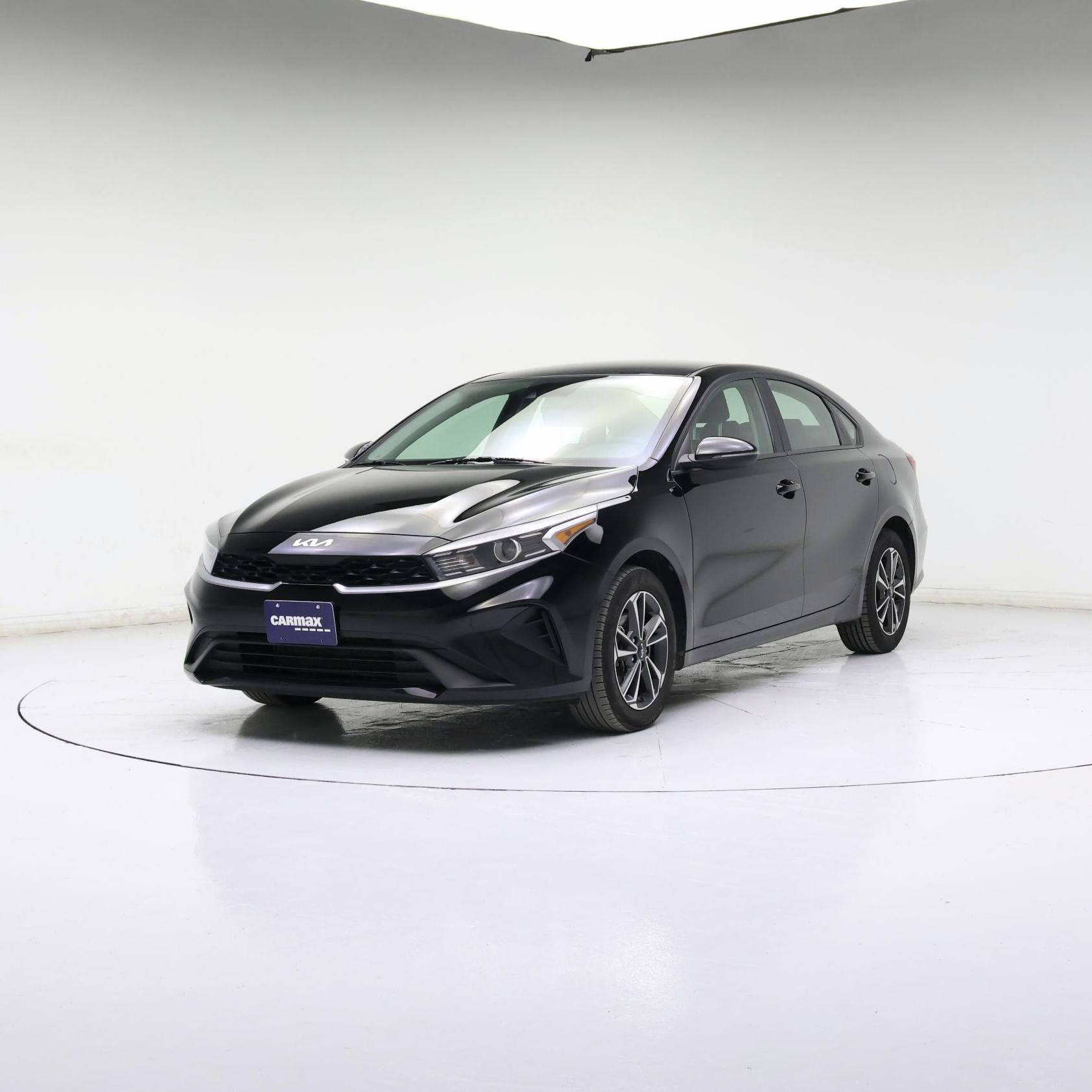 Thumbnail: 2024 Kia Forte - 4