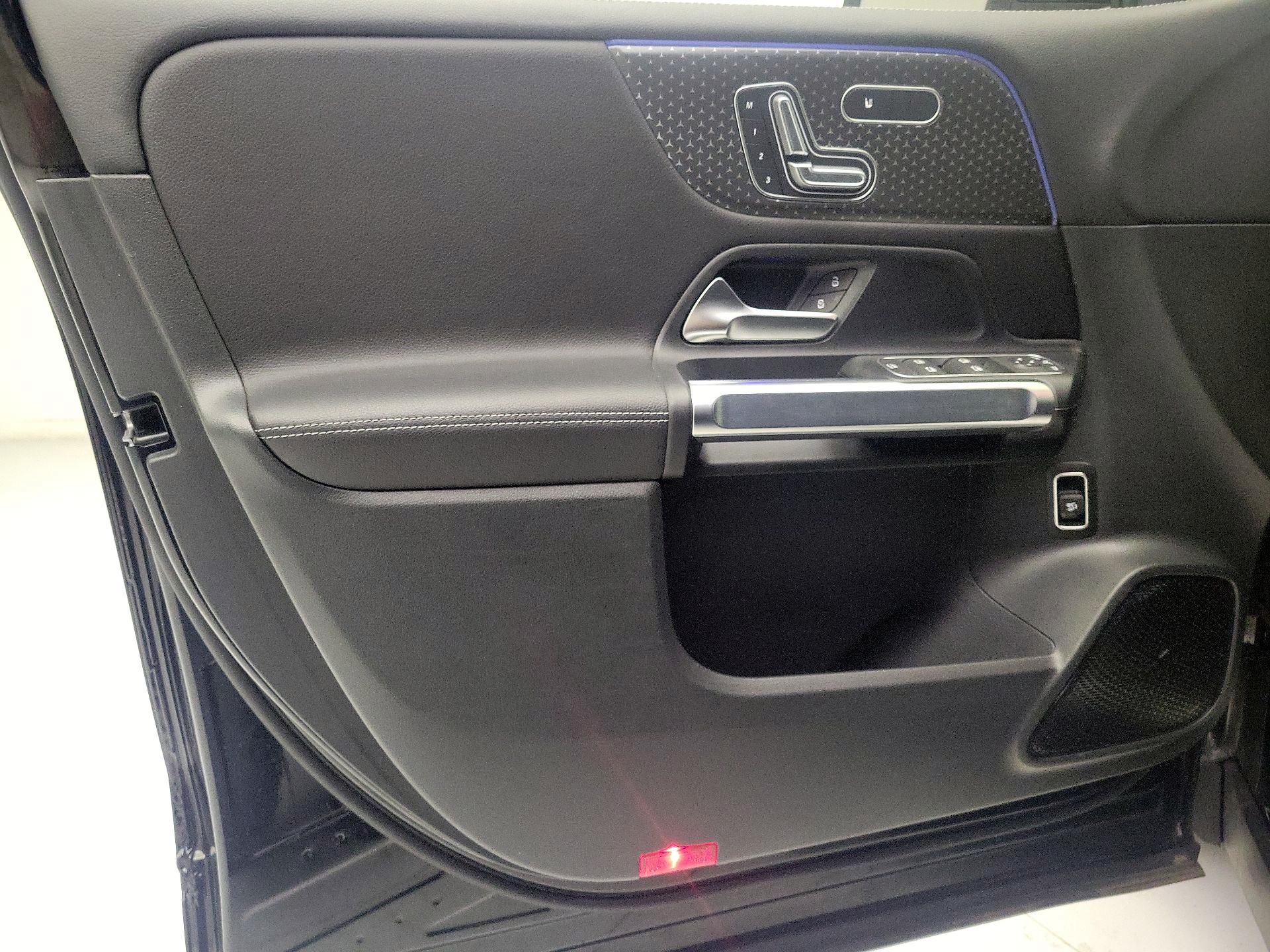 Thumbnail: 2025 Mercedes-Benz GLB - 12