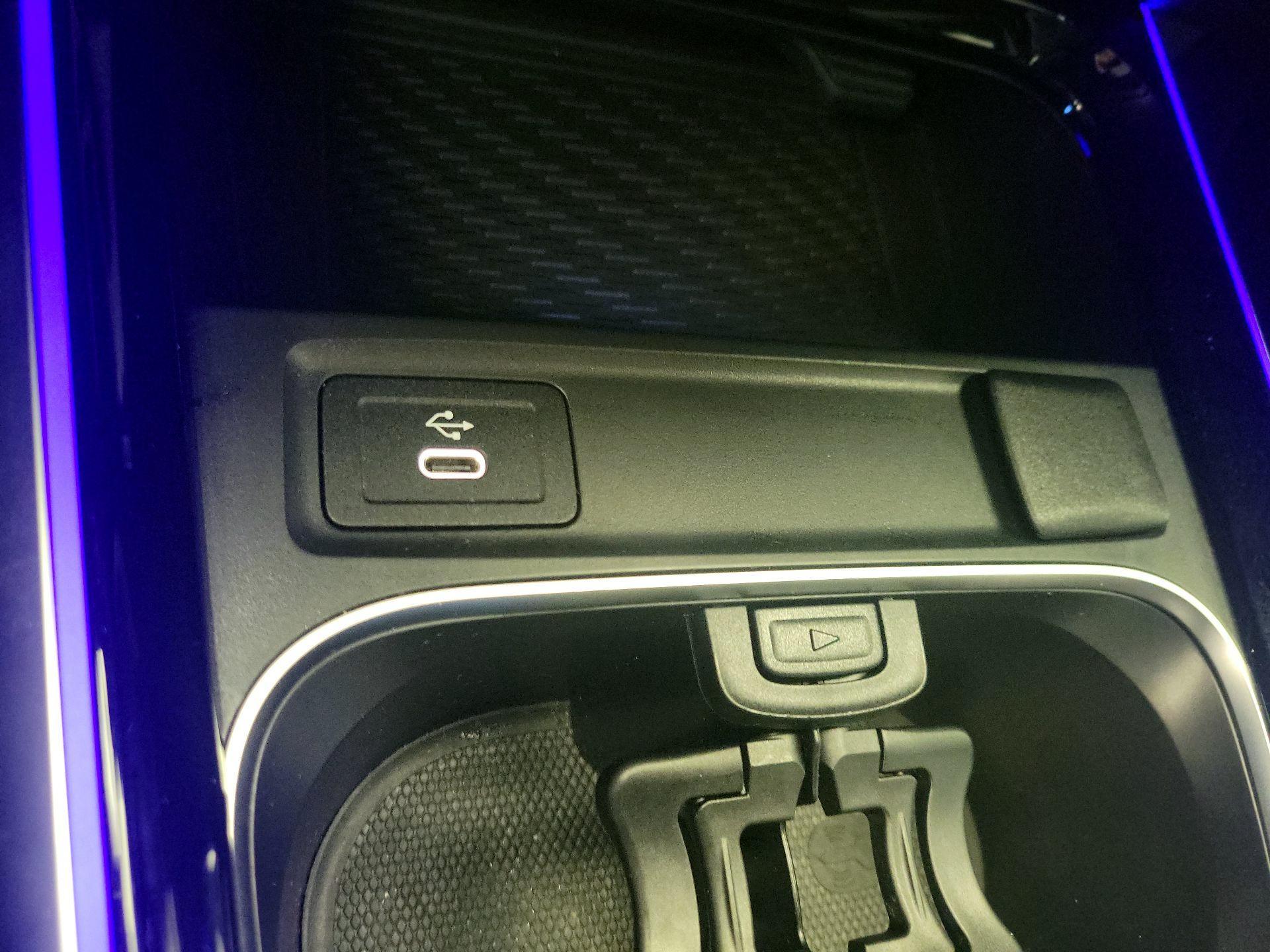 Thumbnail: 2025 Mercedes-Benz GLB - 17