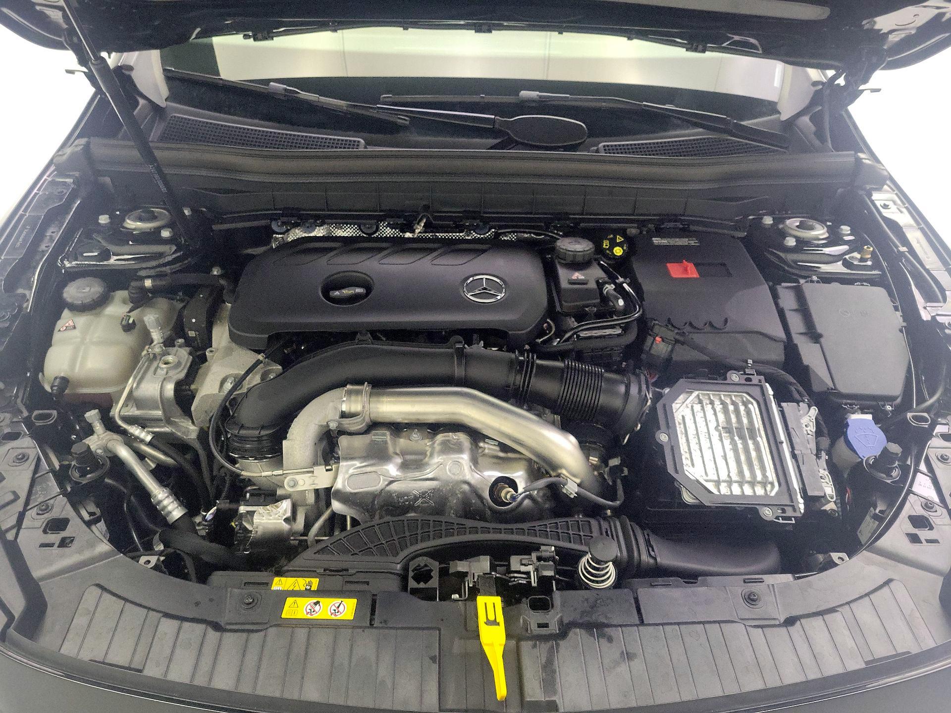 Thumbnail: 2025 Mercedes-Benz GLB - 20