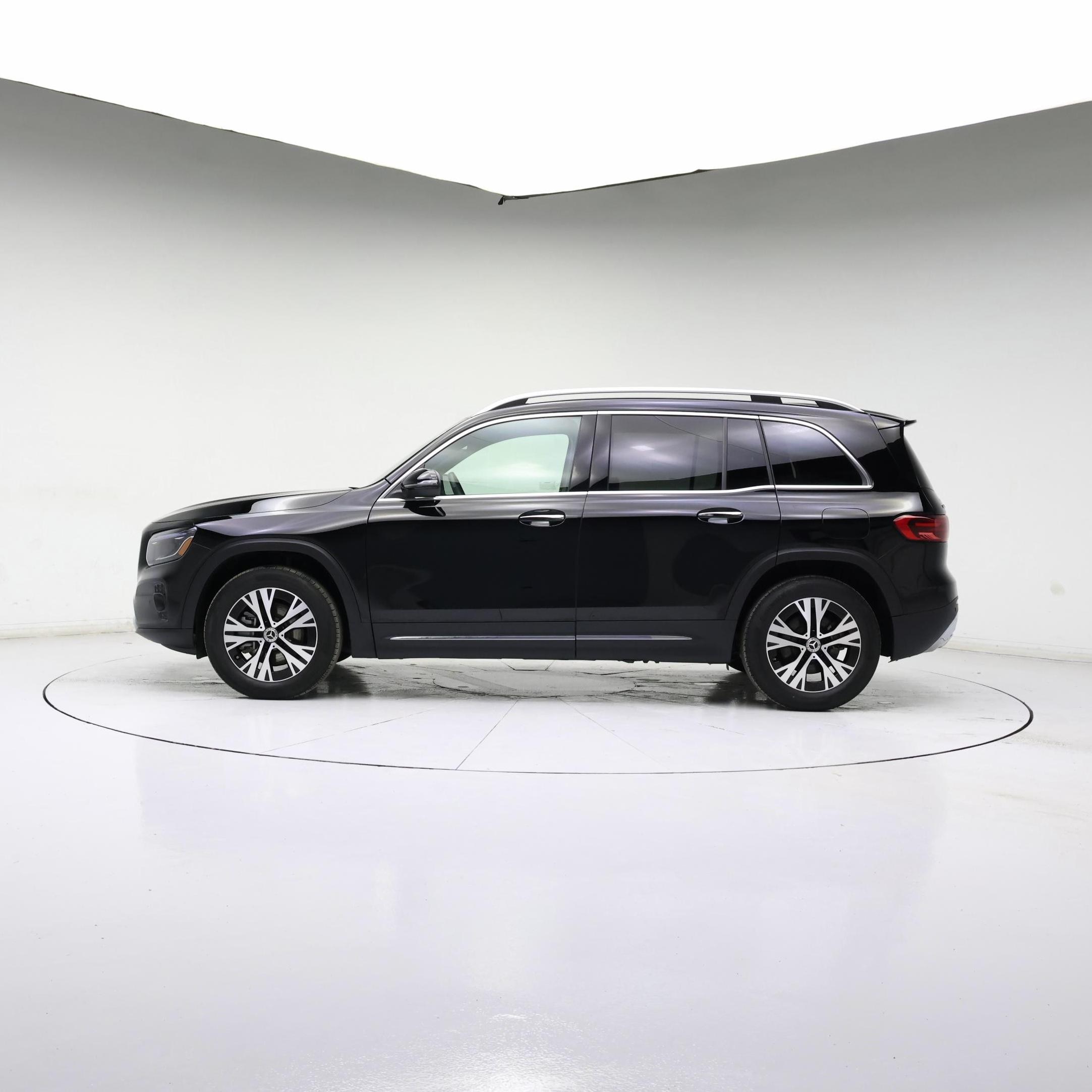 Thumbnail: 2025 Mercedes-Benz GLB - 3