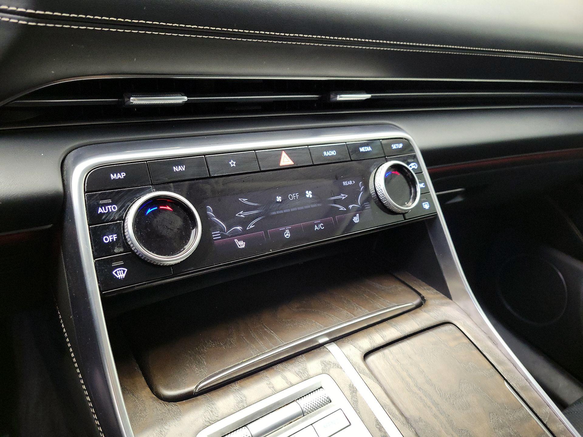 Thumbnail: 2024 Genesis GV80 - 16