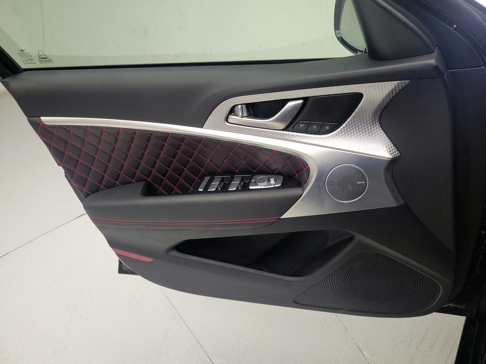 Thumbnail: 2023 Genesis G70 - 12