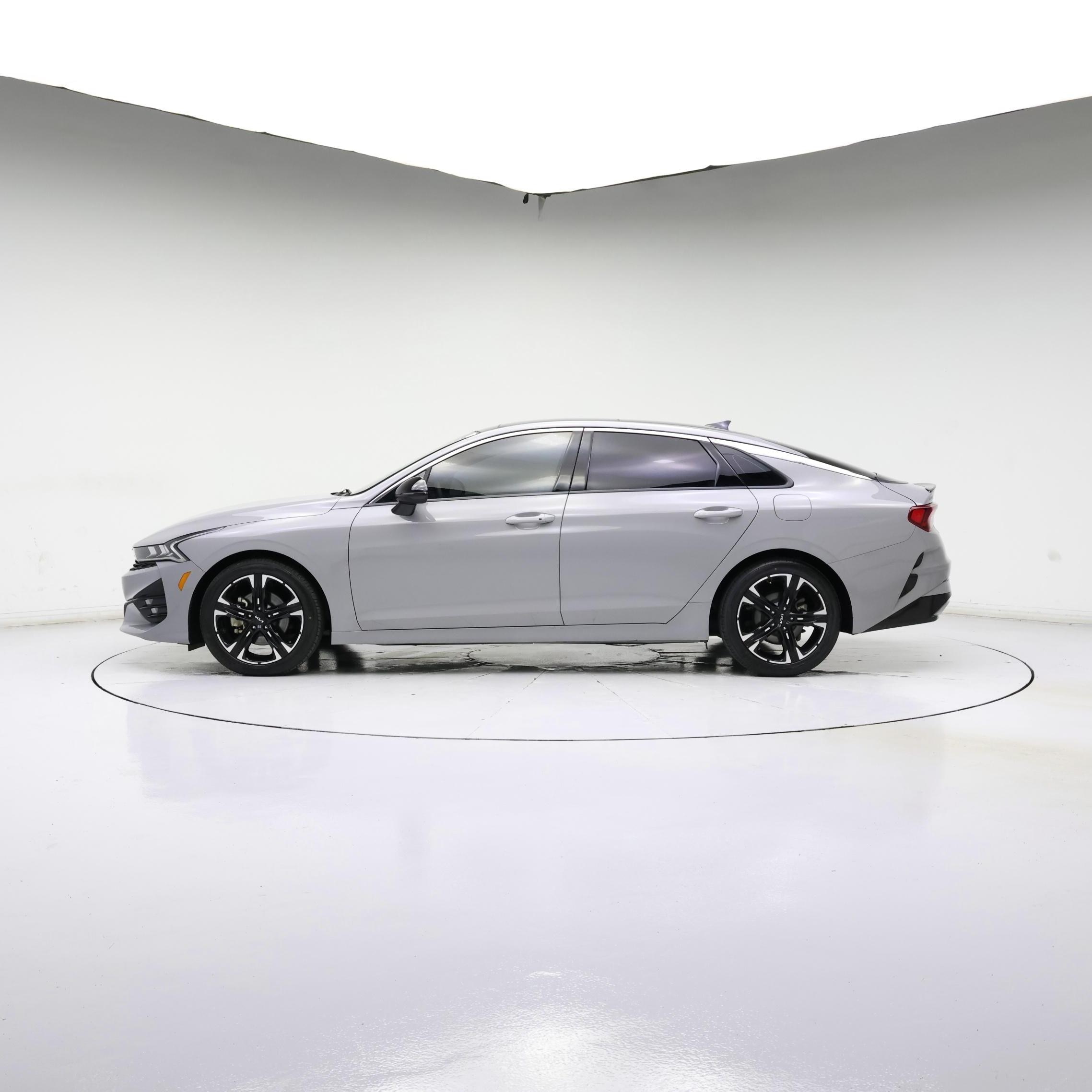 Thumbnail: 2023 Kia K5 - 3