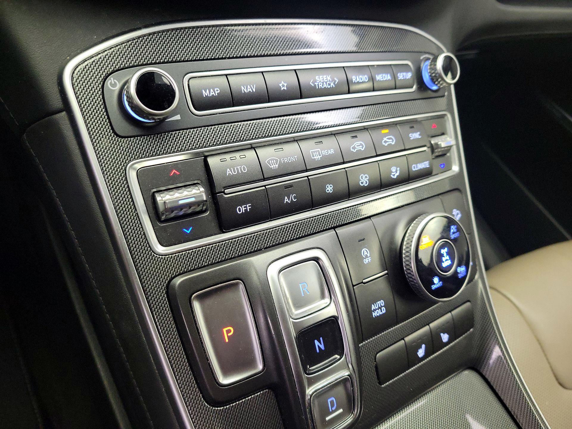 Thumbnail: 2022 Hyundai Santa Fe - 17