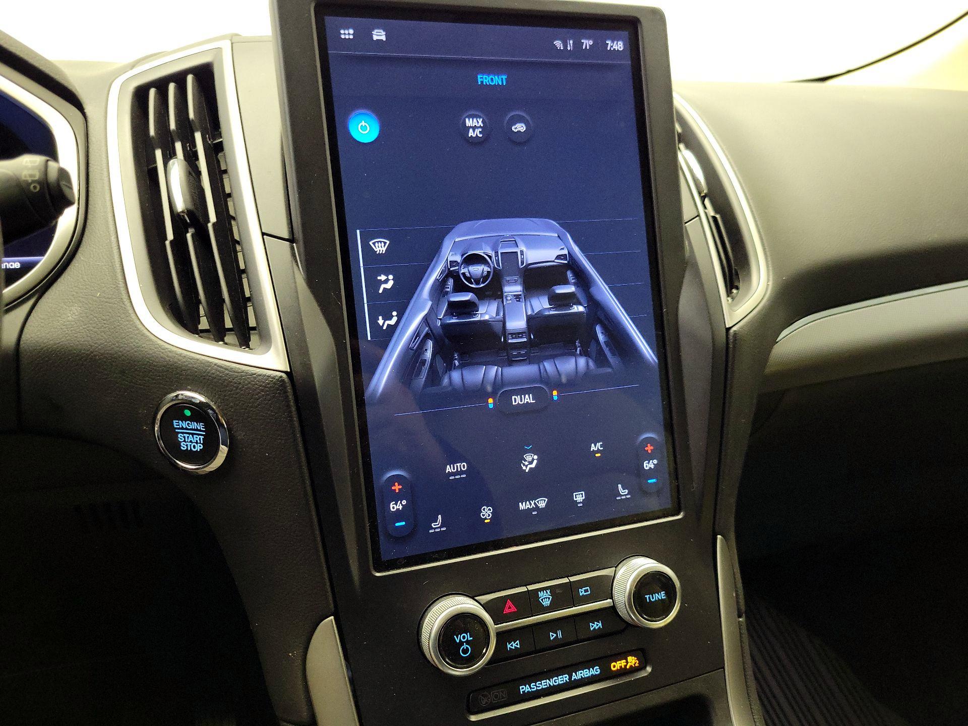 Thumbnail: 2021 Ford Edge - 17