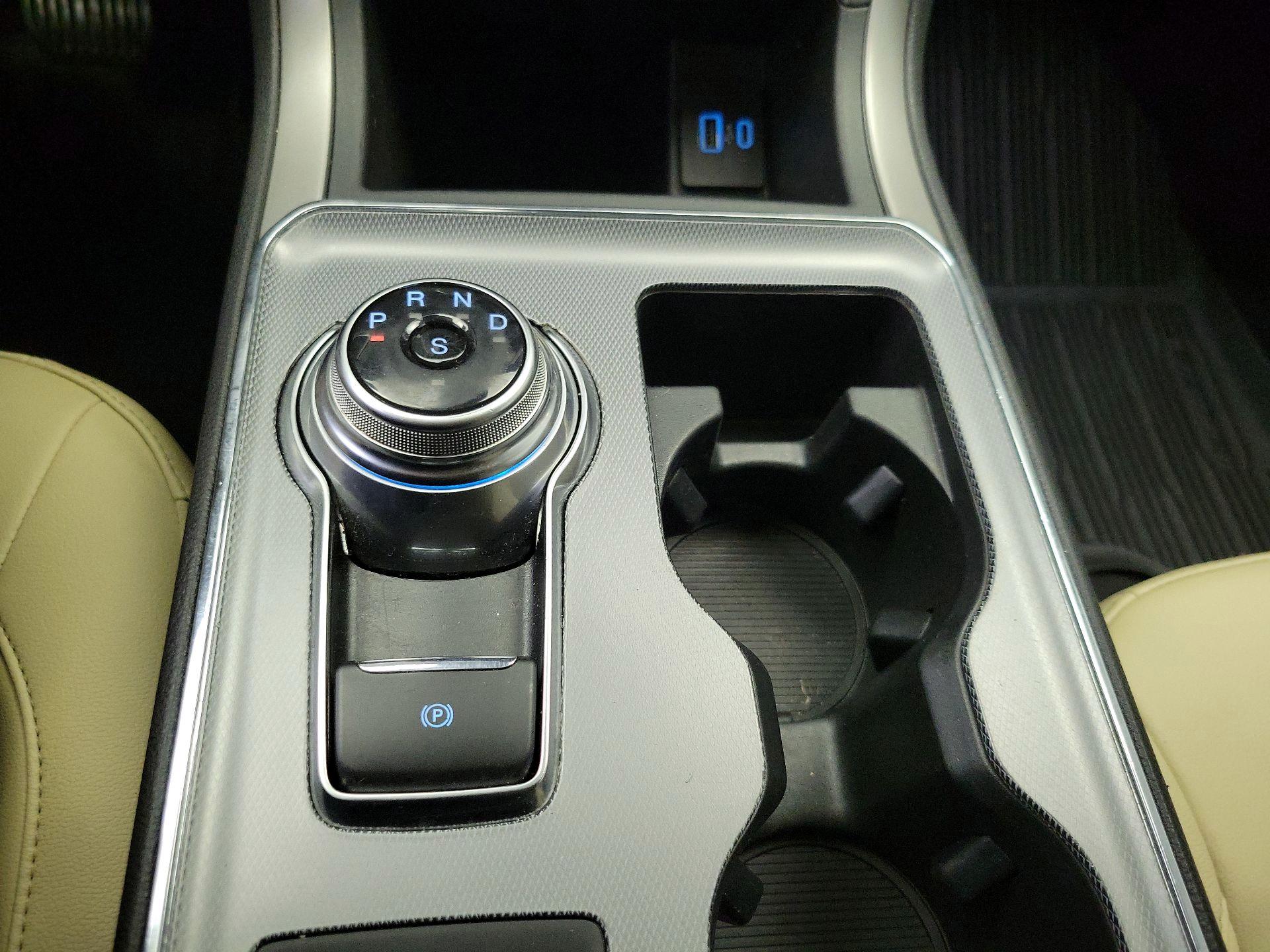 Thumbnail: 2021 Ford Edge - 18