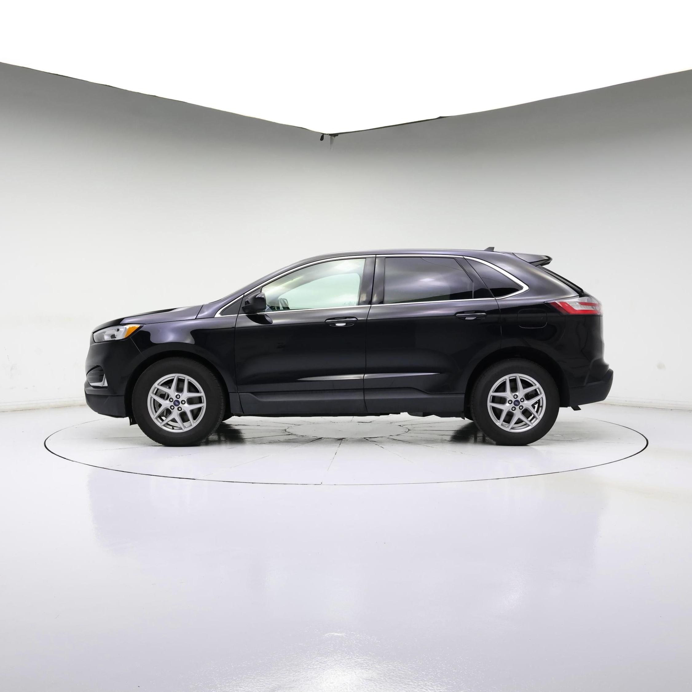 Thumbnail: 2021 Ford Edge - 3