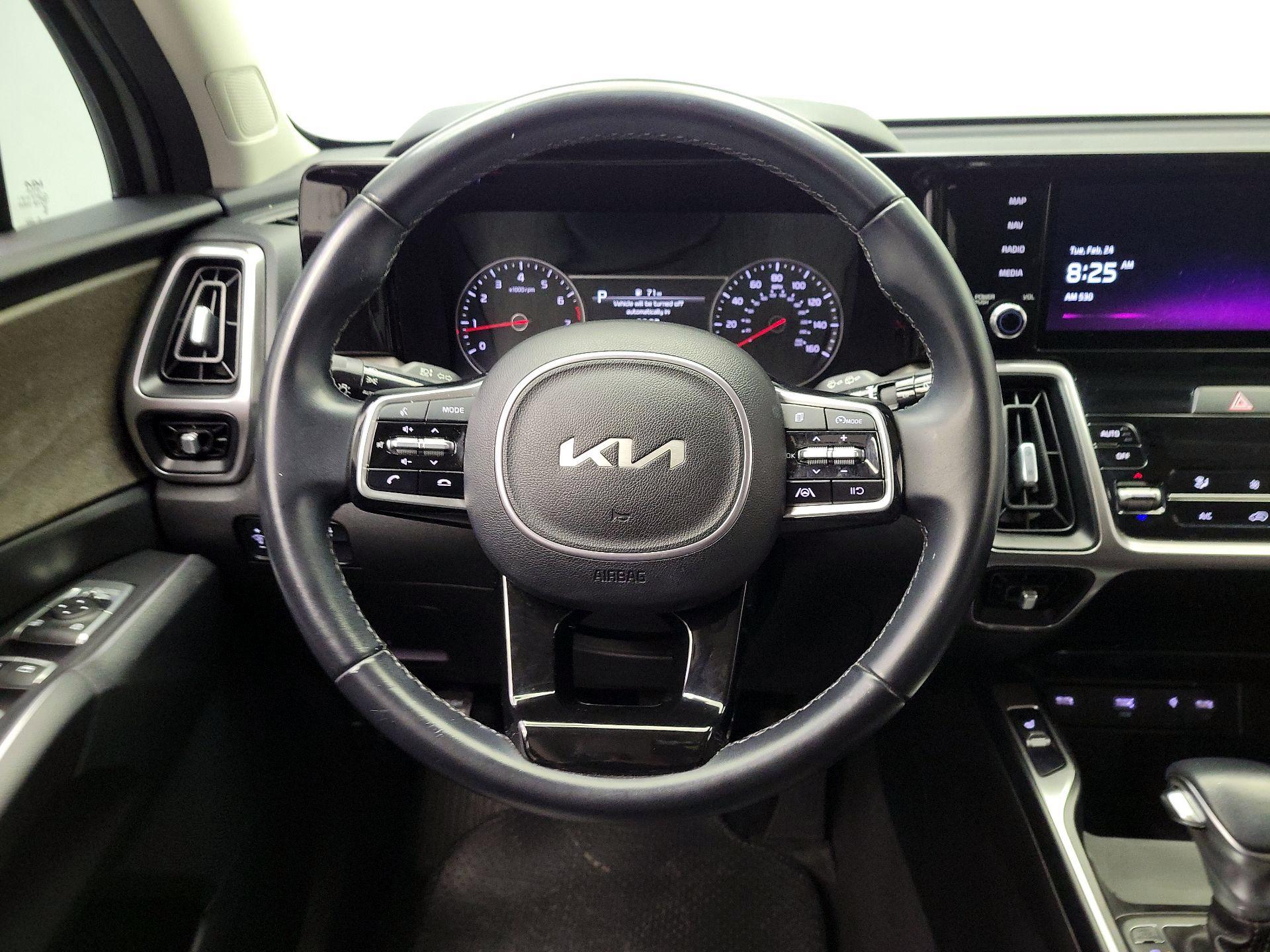 Thumbnail: 2023 Kia Sorento - 10