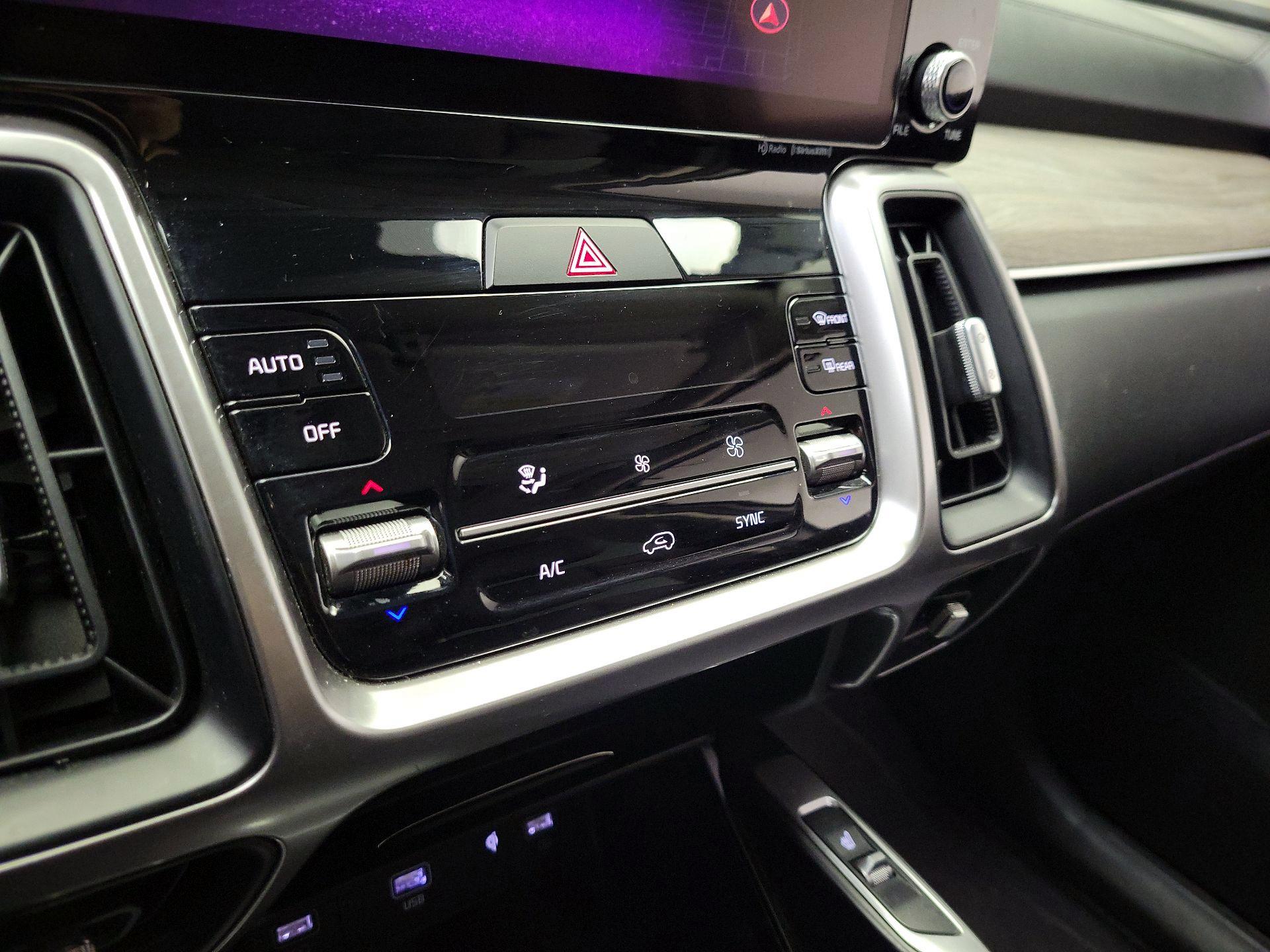 Thumbnail: 2023 Kia Sorento - 16