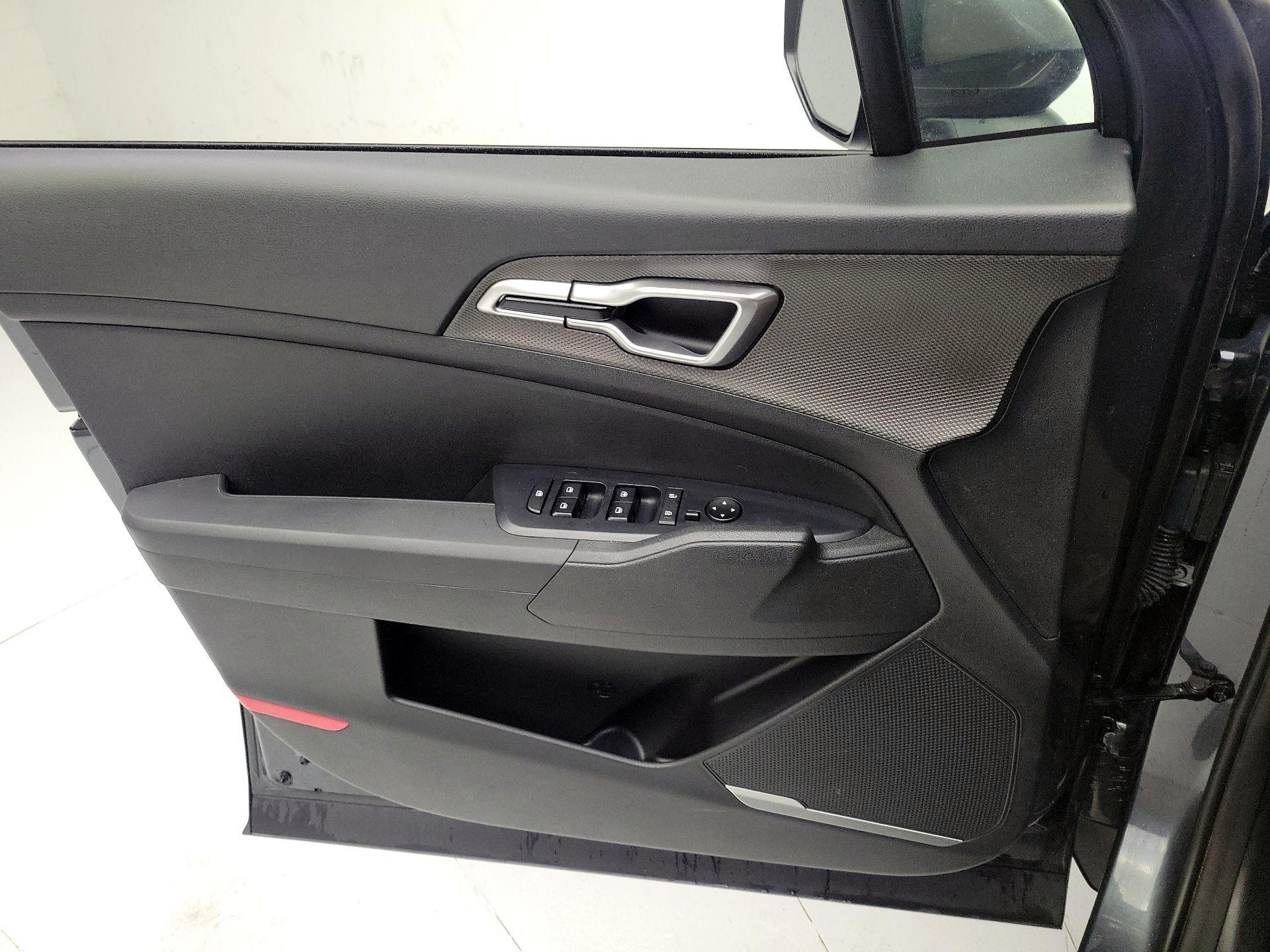 Thumbnail: 2023 Kia Sportage - 12