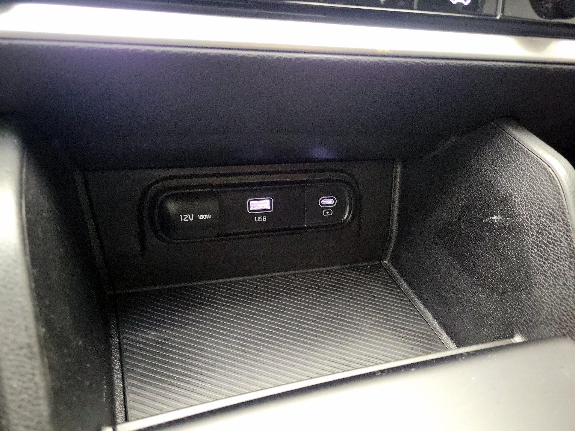 Thumbnail: 2023 Kia Sportage - 18