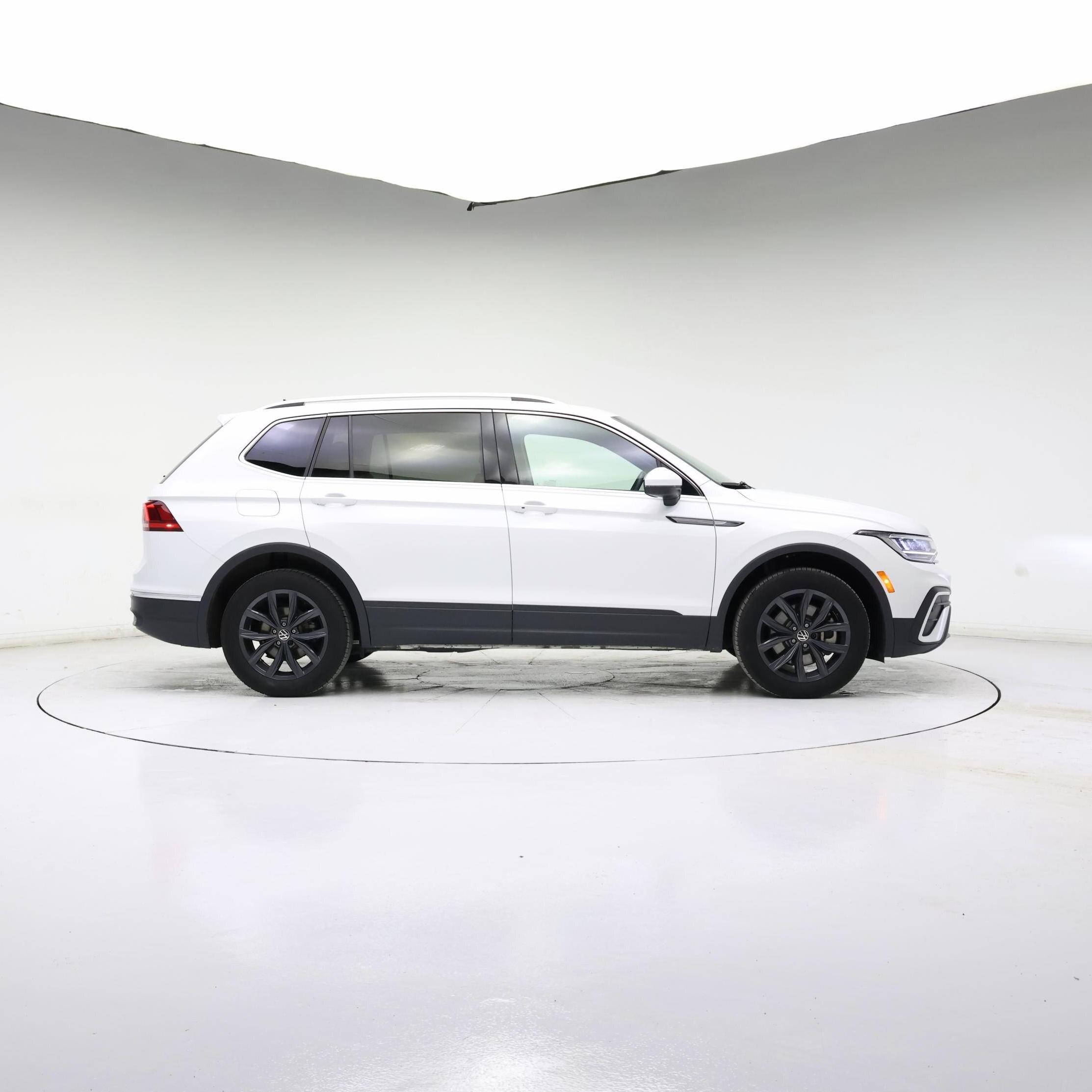 Thumbnail: 2024 Volkswagen Tiguan - 7