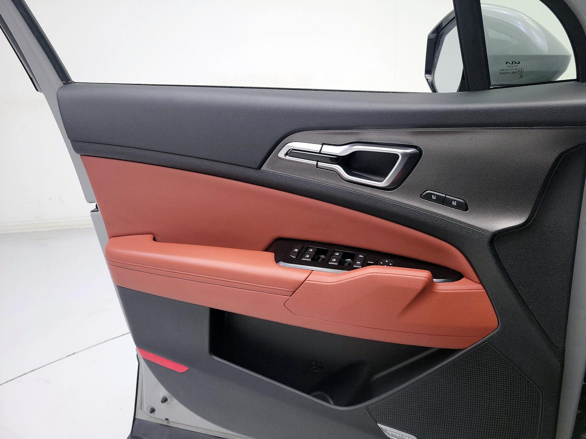 Thumbnail: 2025 Kia Sportage - 12