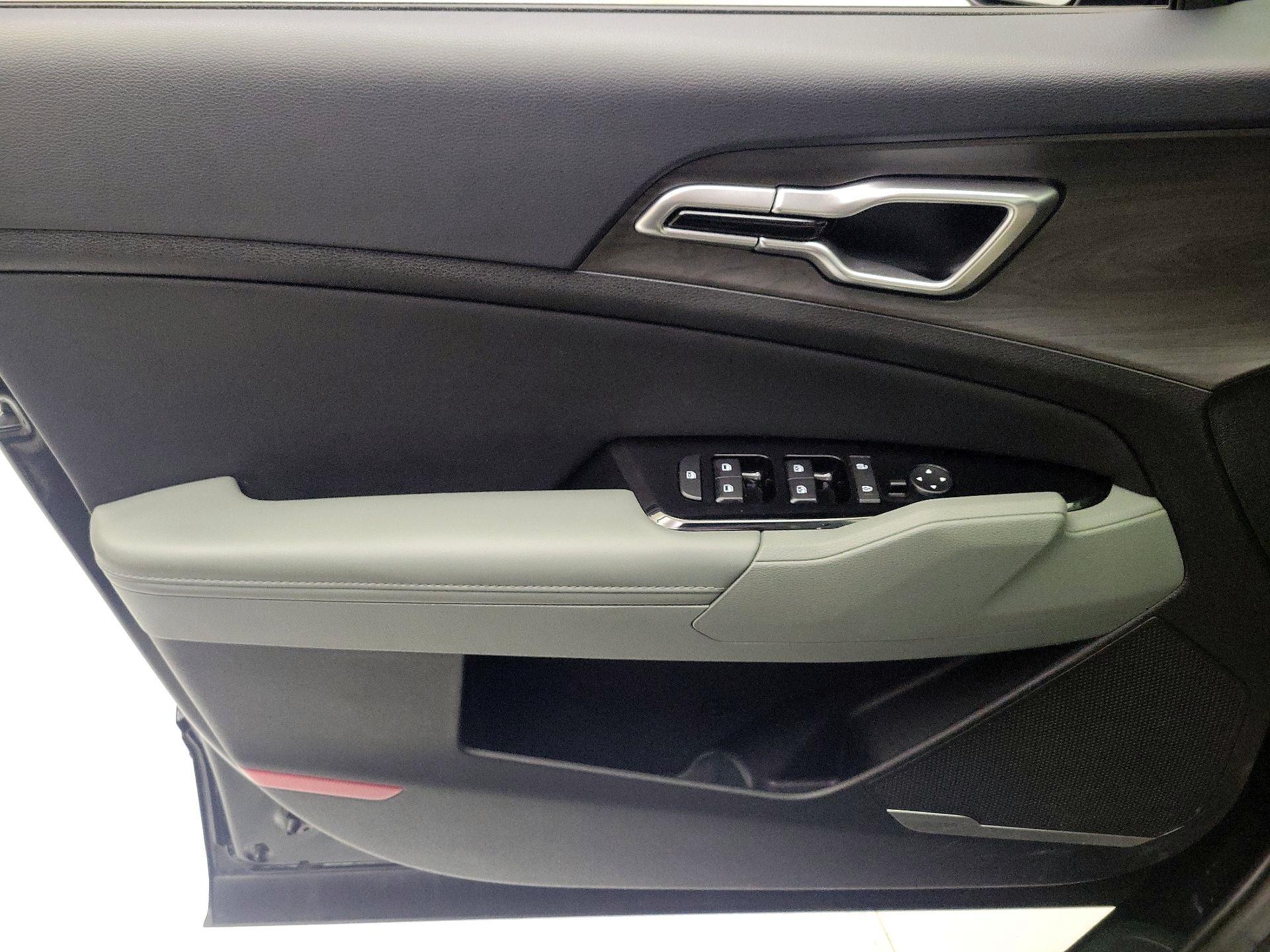 Thumbnail: 2023 Kia Sportage - 12