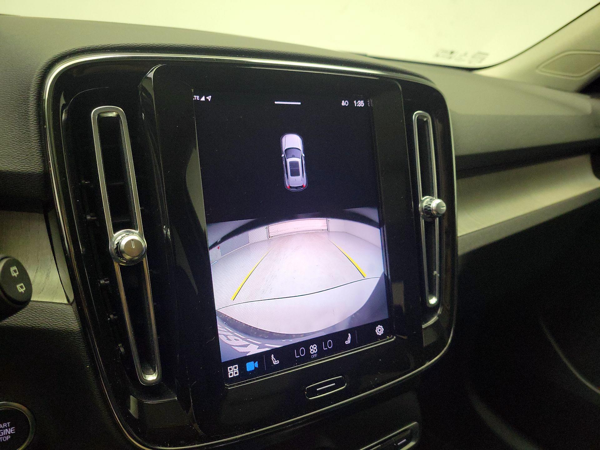 Thumbnail: 2023 Volvo XC40 - 14