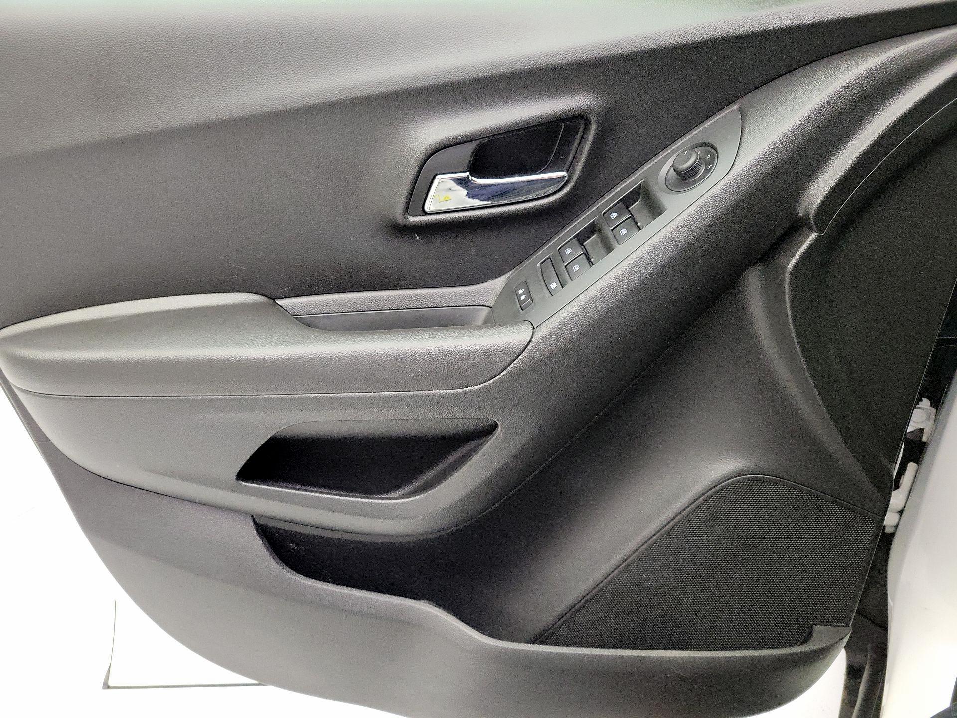 Thumbnail: 2021 Chevrolet Trax - 12