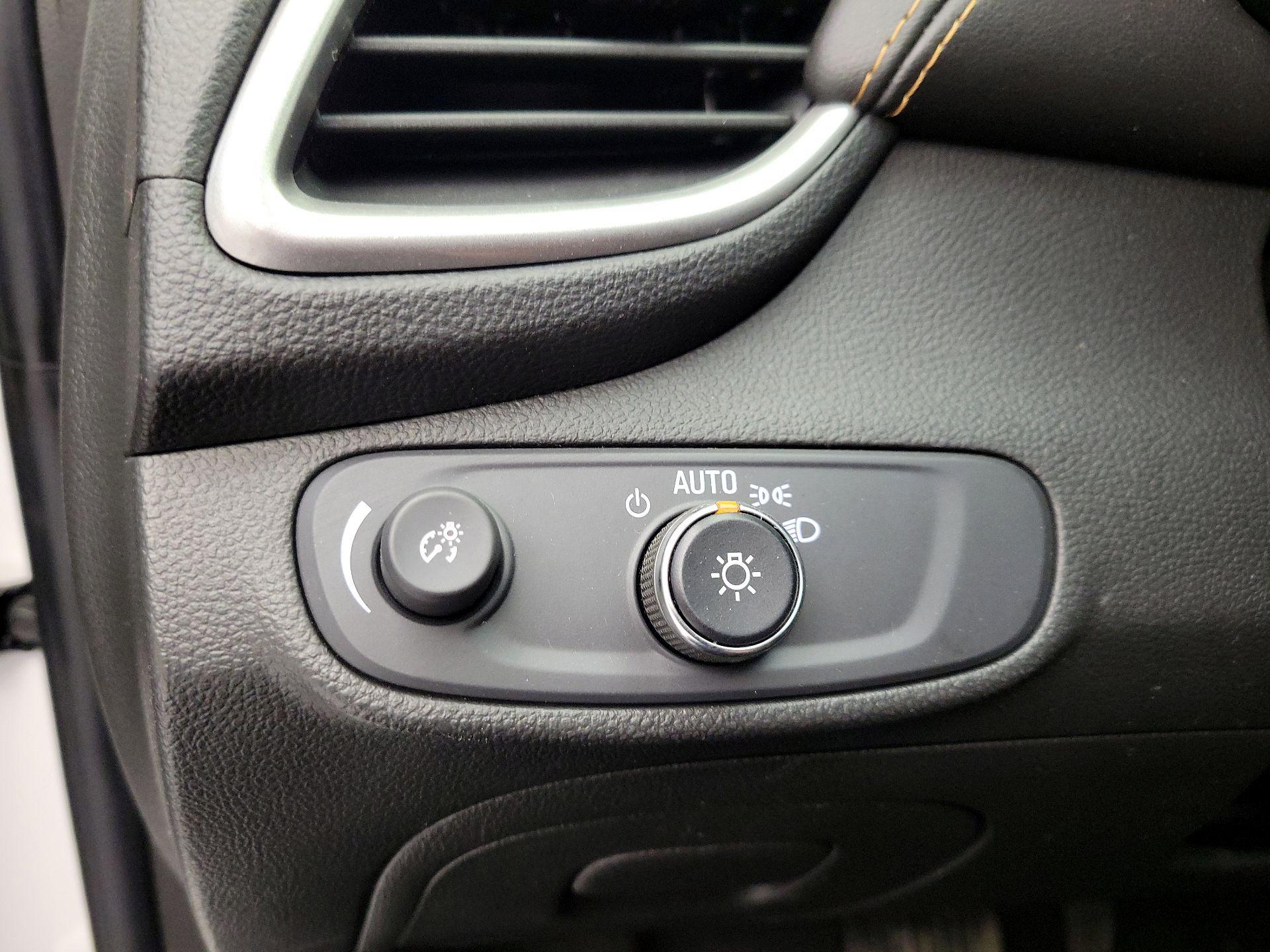 Thumbnail: 2021 Chevrolet Trax - 13