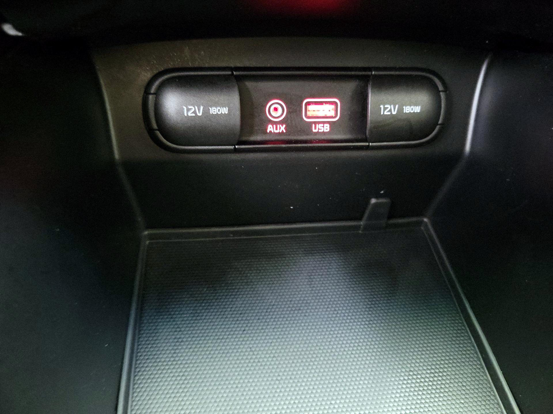 Thumbnail: 2020 Kia Sorento - 18