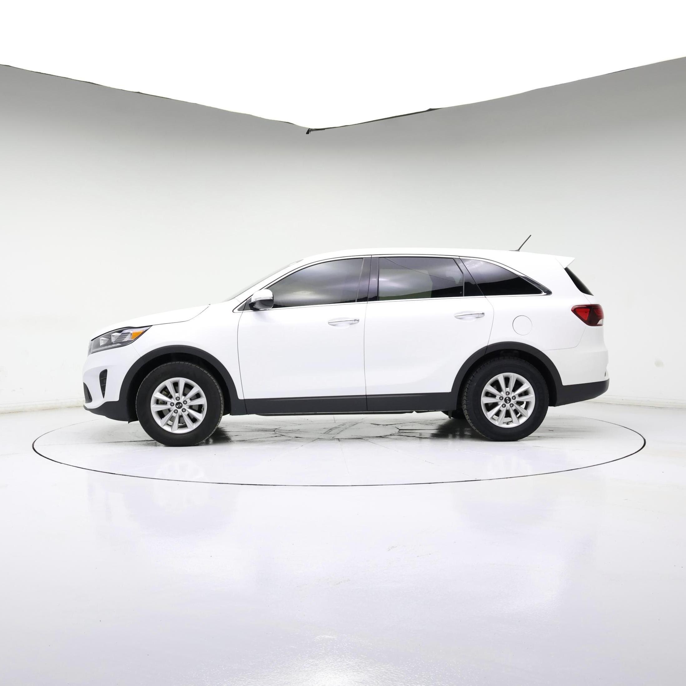 Thumbnail: 2020 Kia Sorento - 3