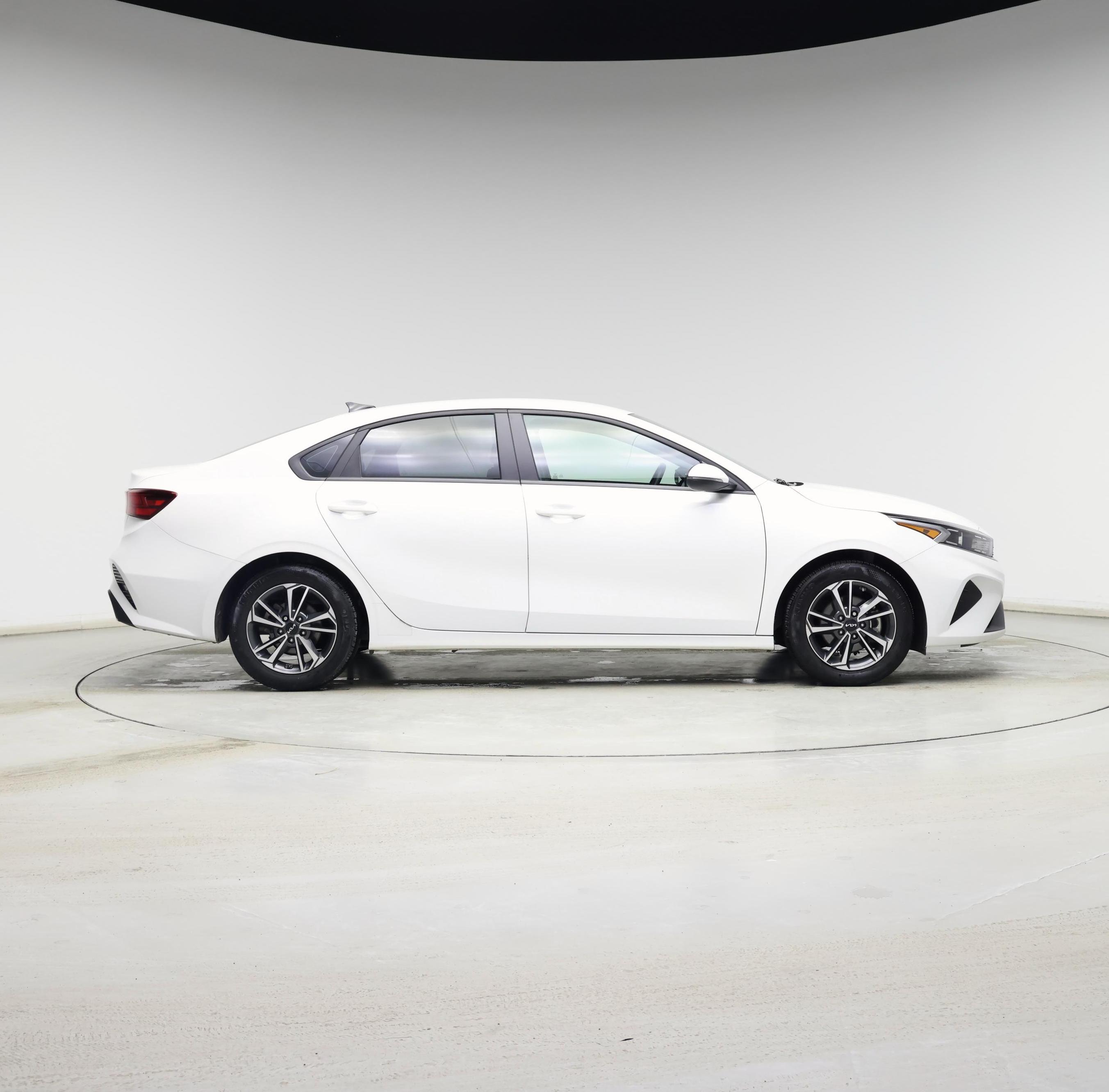 Thumbnail: 2024 Kia Forte - 7